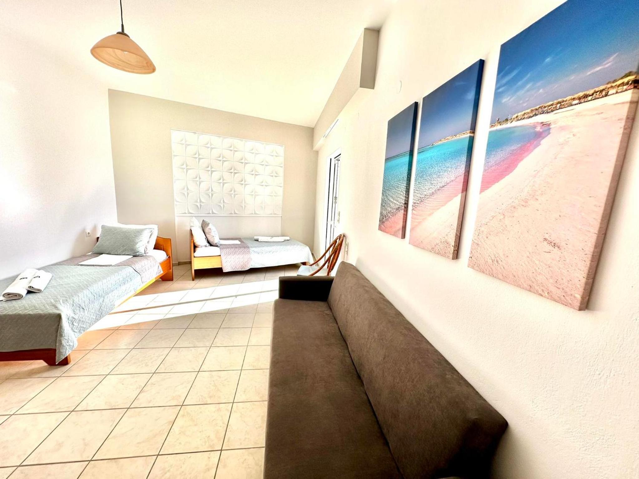 Family Room - Photo 18
