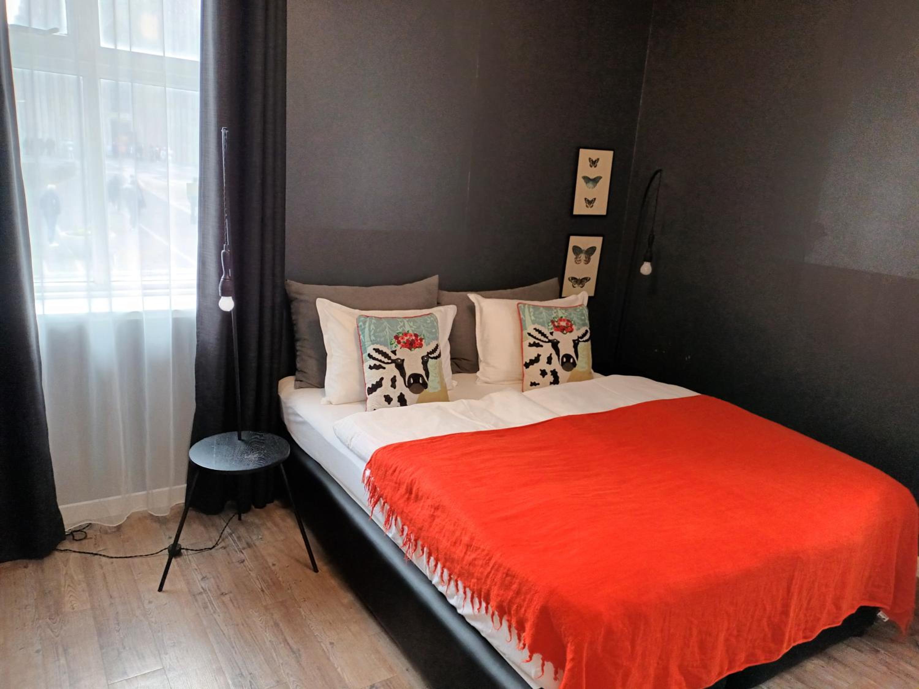 Double Room with Church View - Photo 2