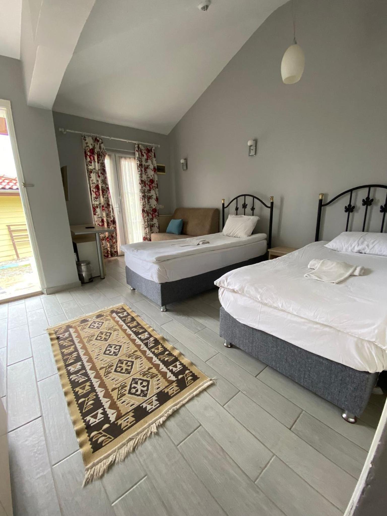 Standard Twin Room photo 3