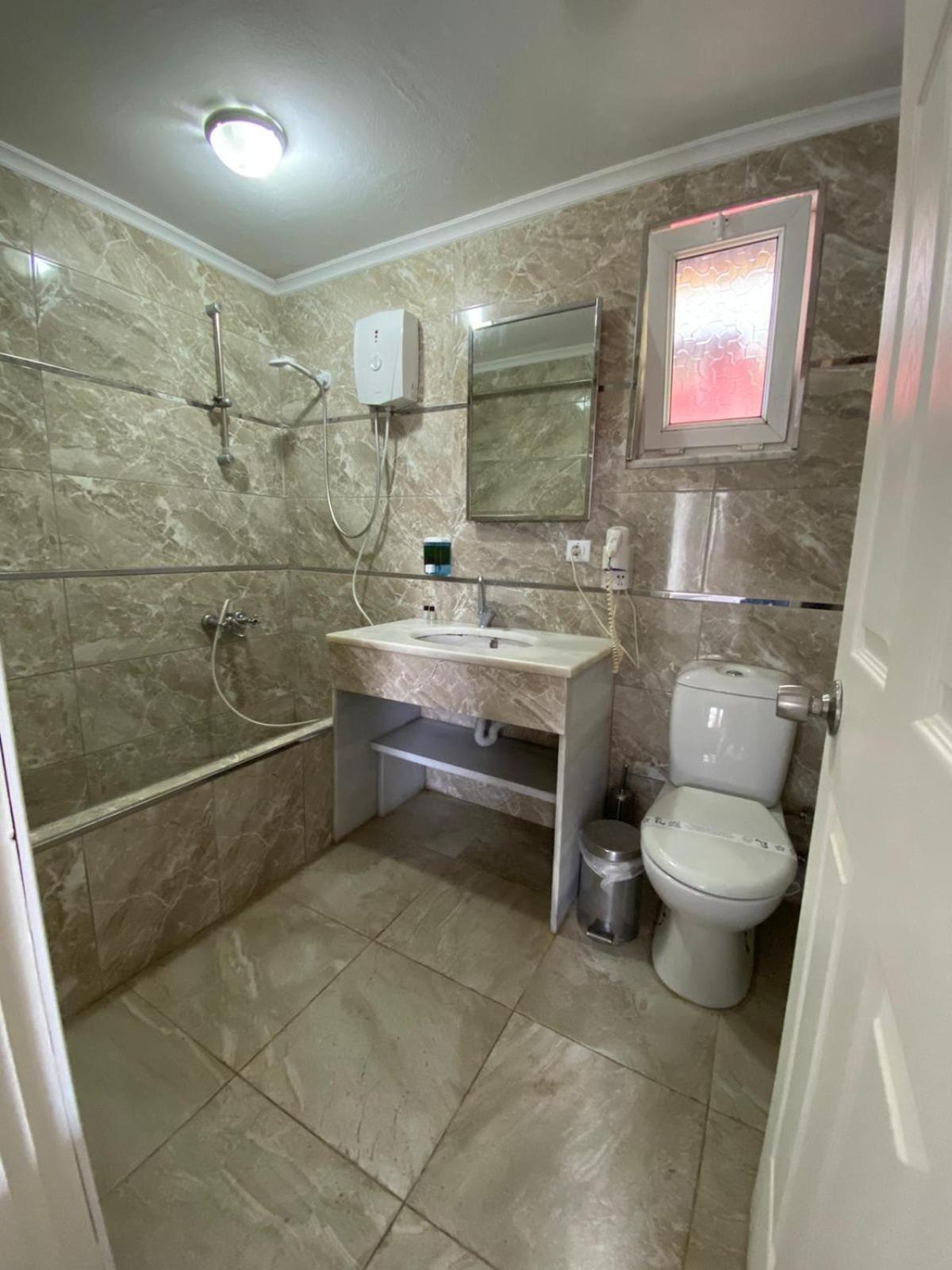 Standard Twin Room photo 2