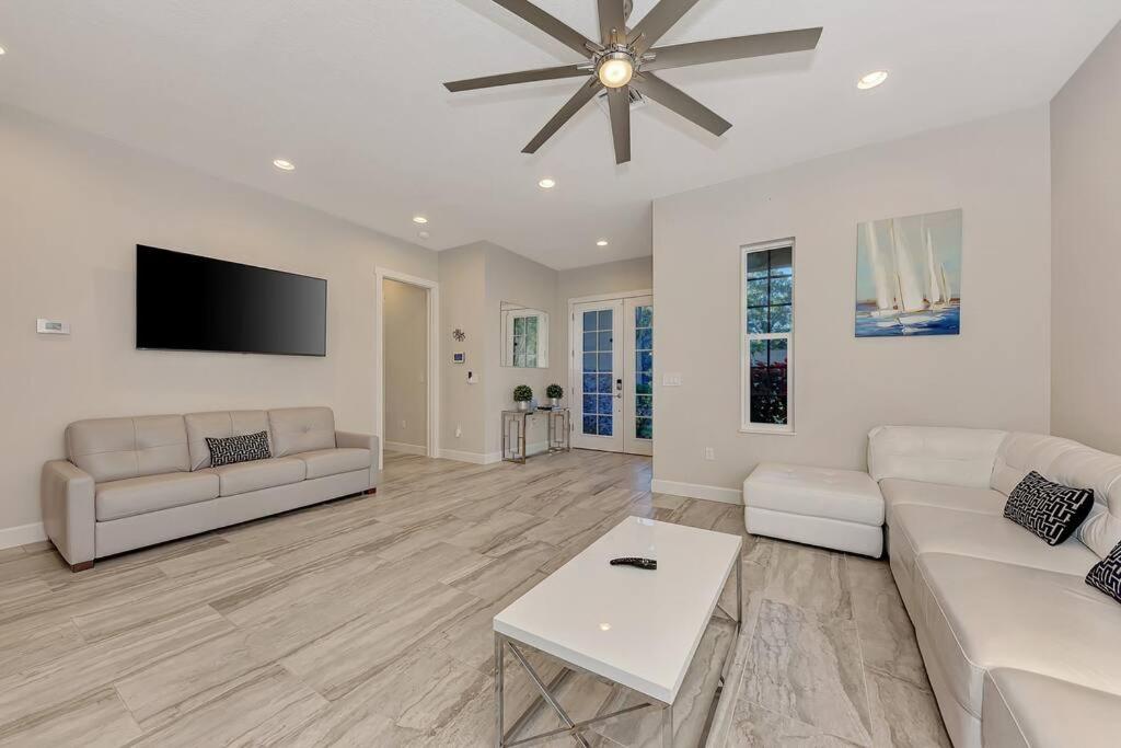 Three-Bedroom House photo 1