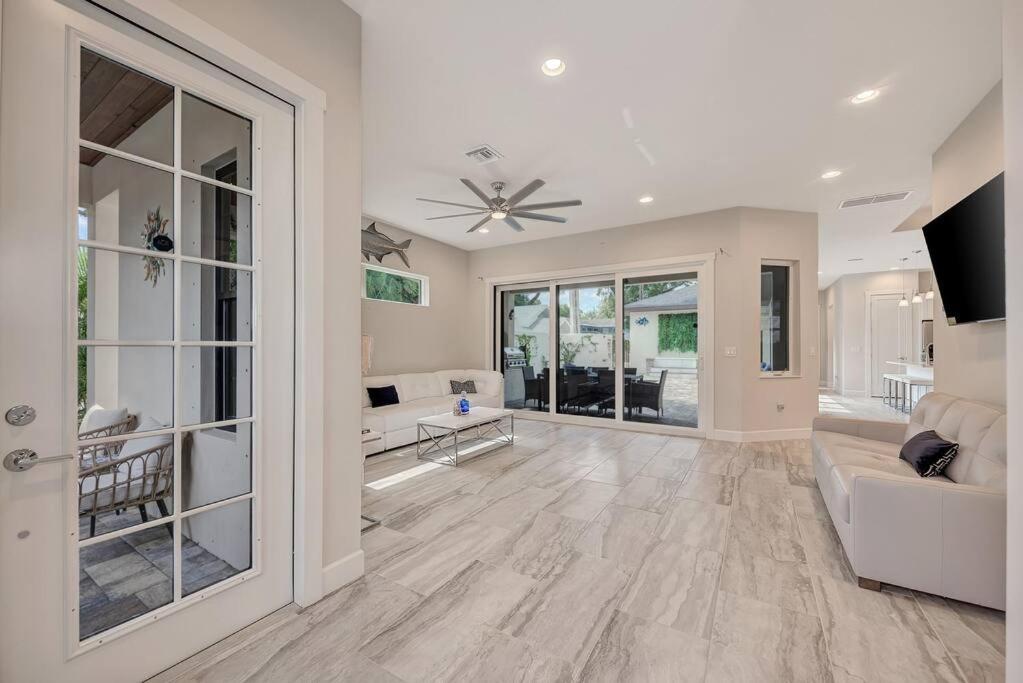 Three-Bedroom House photo 2
