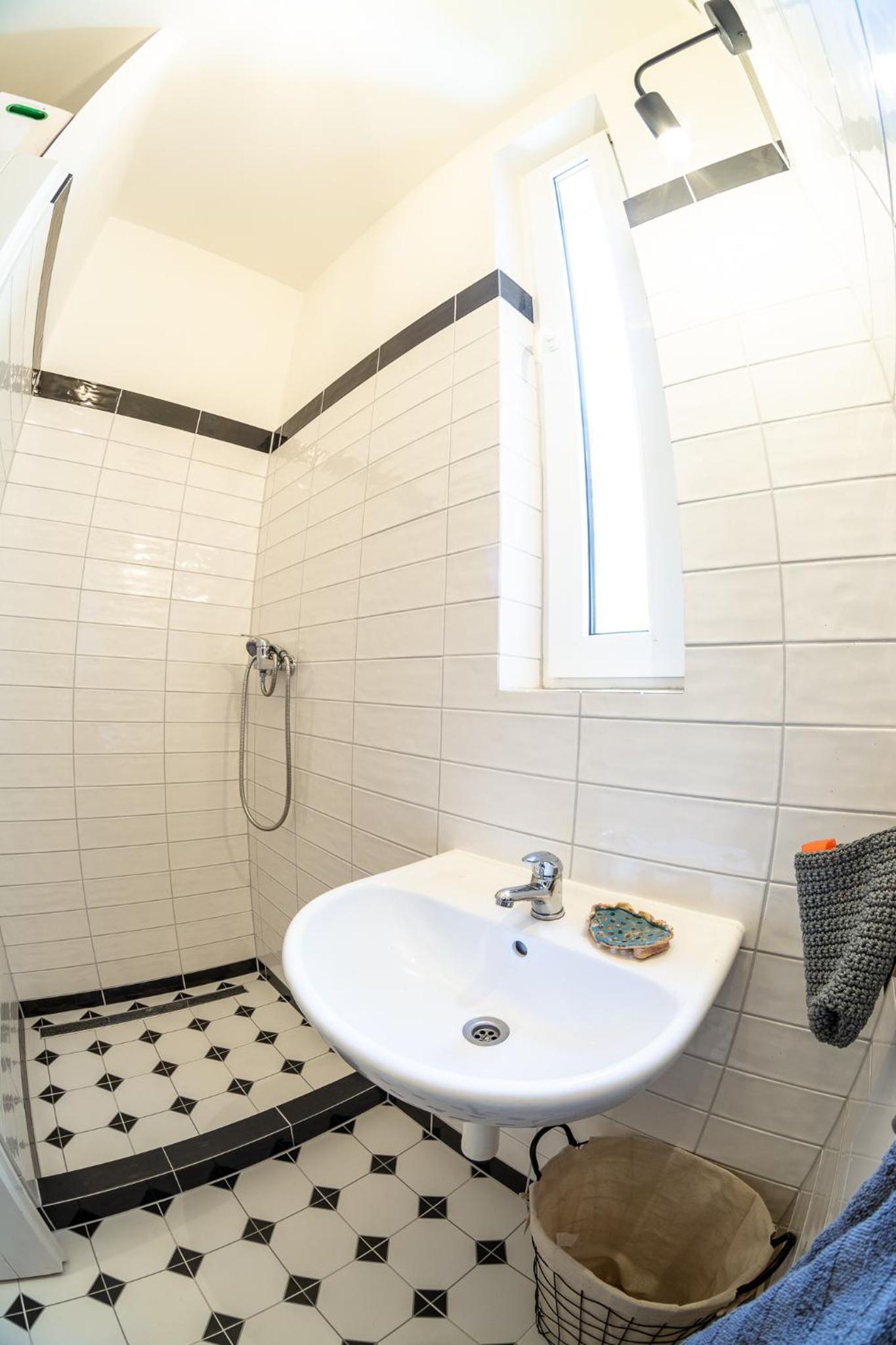 Two-Bedroom Apartment - Photo 23