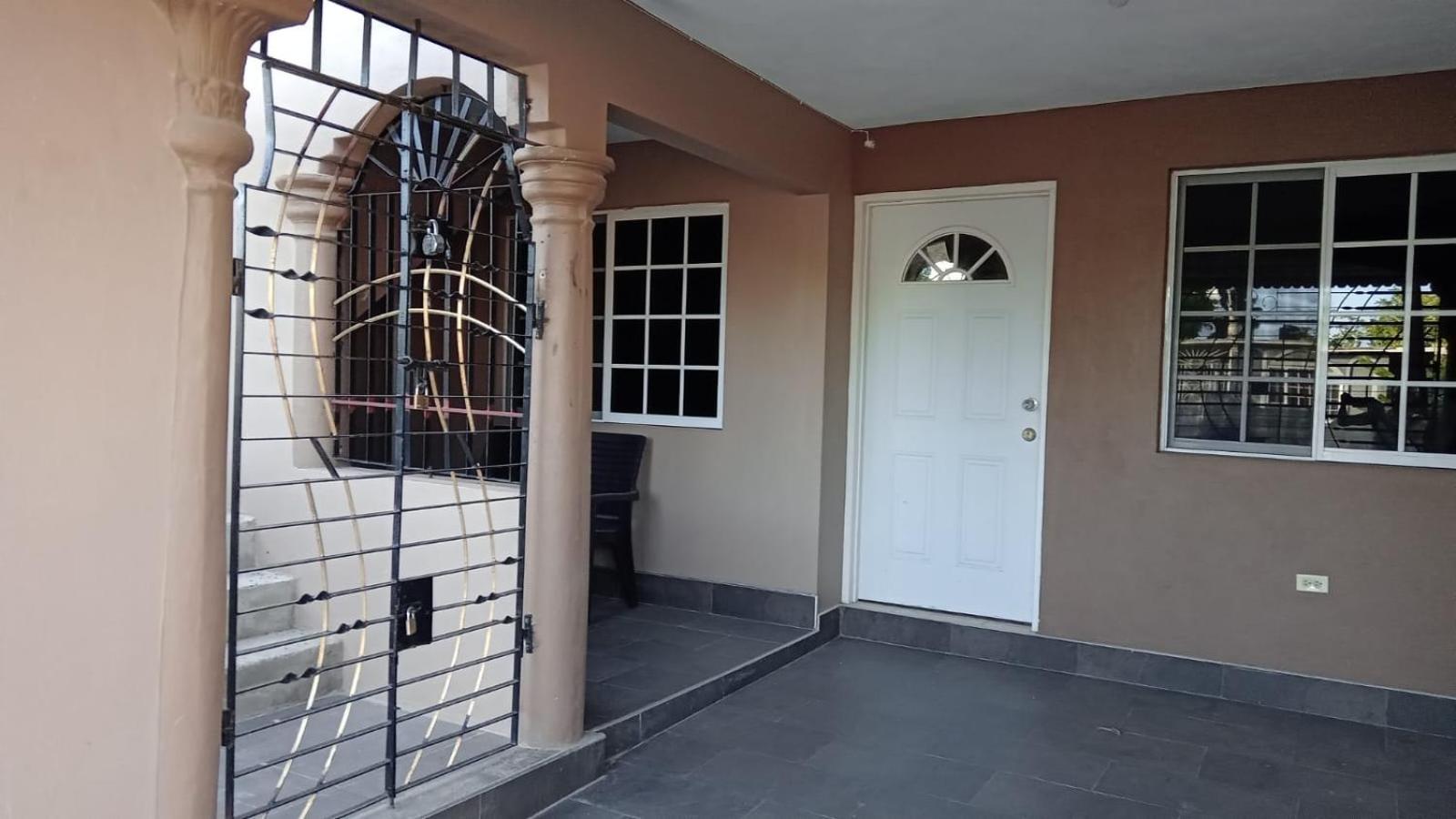 One-Bedroom House photo 2