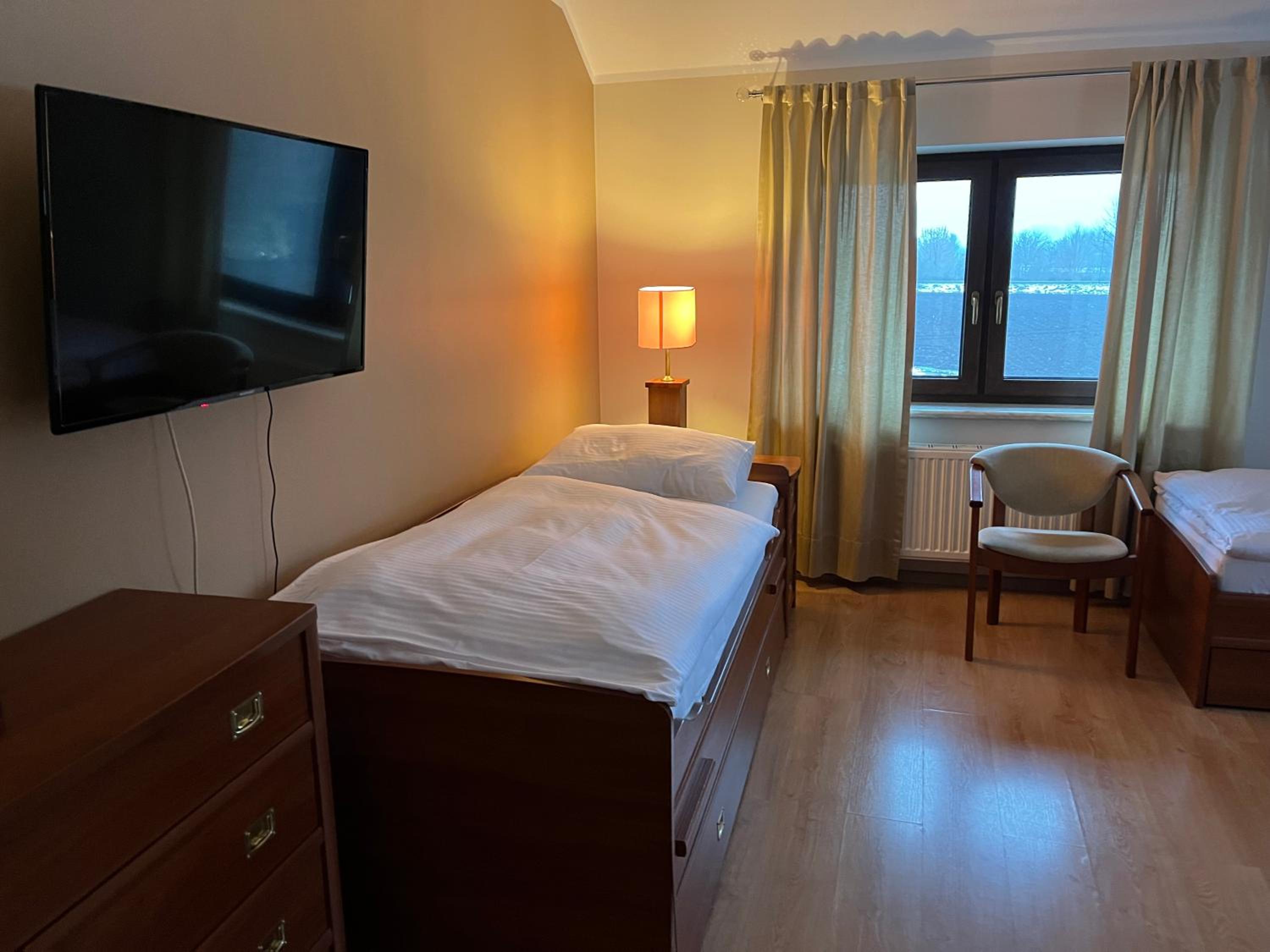 Triple Room with Private Bathroom - Photo 2