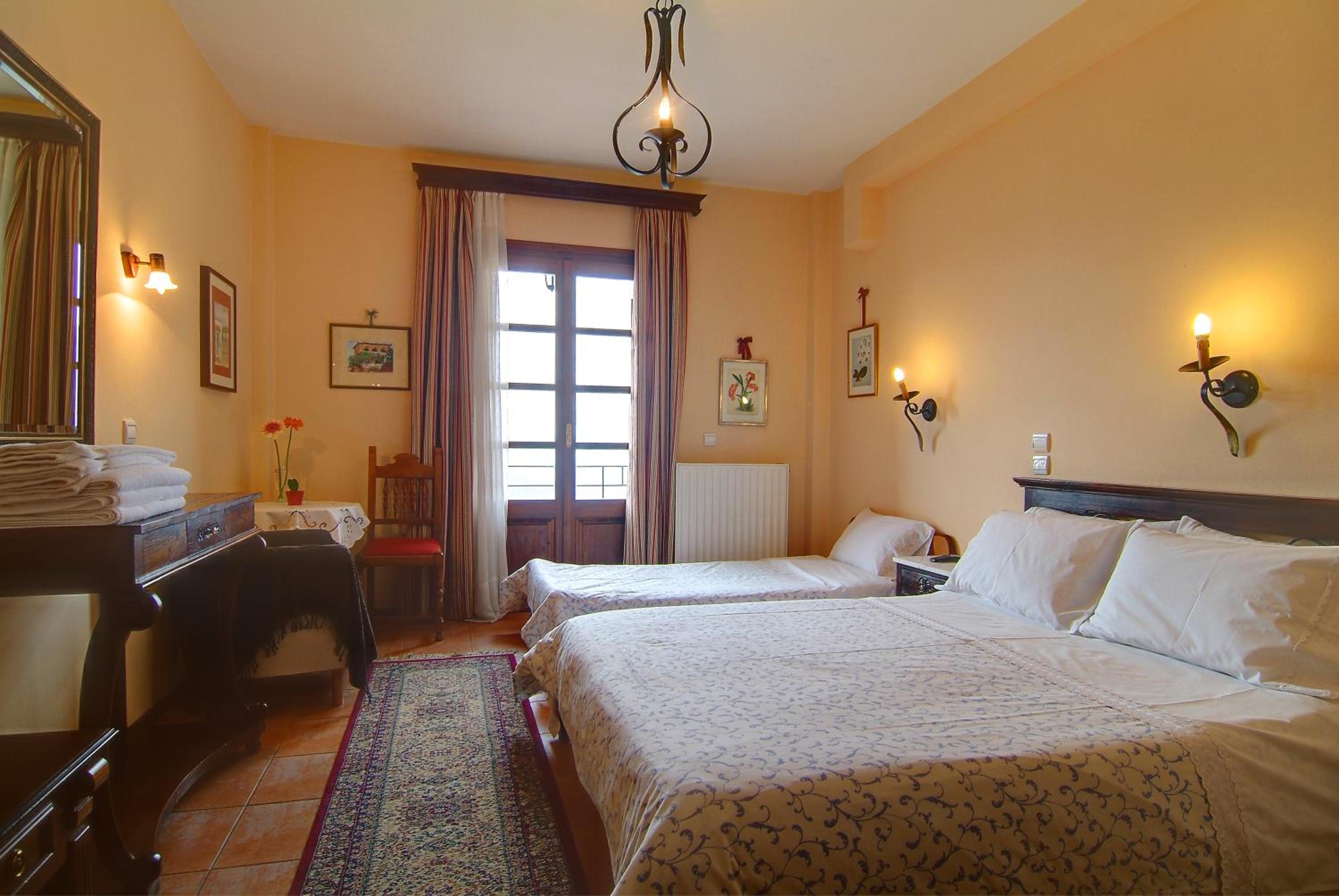 Double or Twin Room - Photo 5