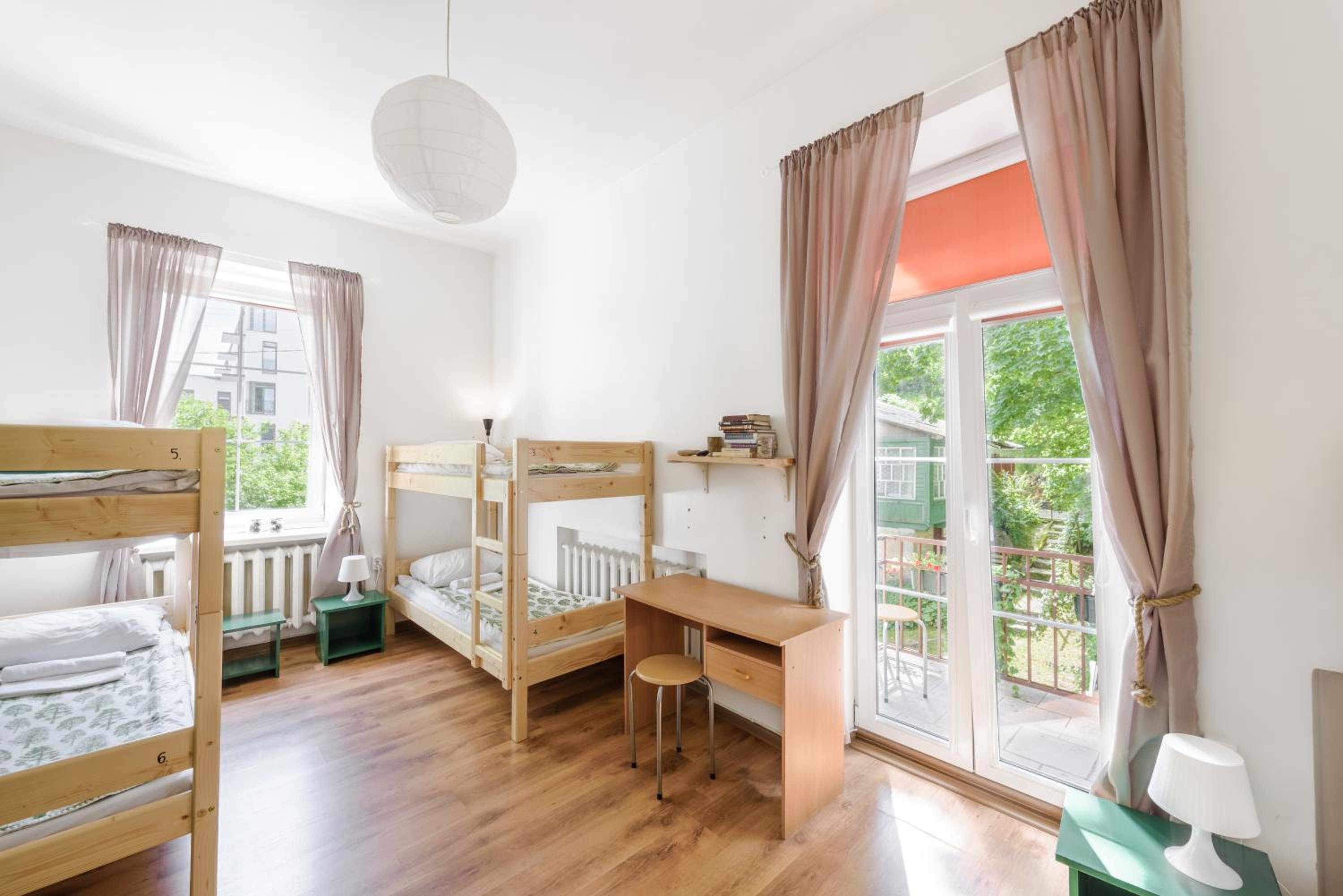 Bed in 8-Bed Dormitory Room photo 1