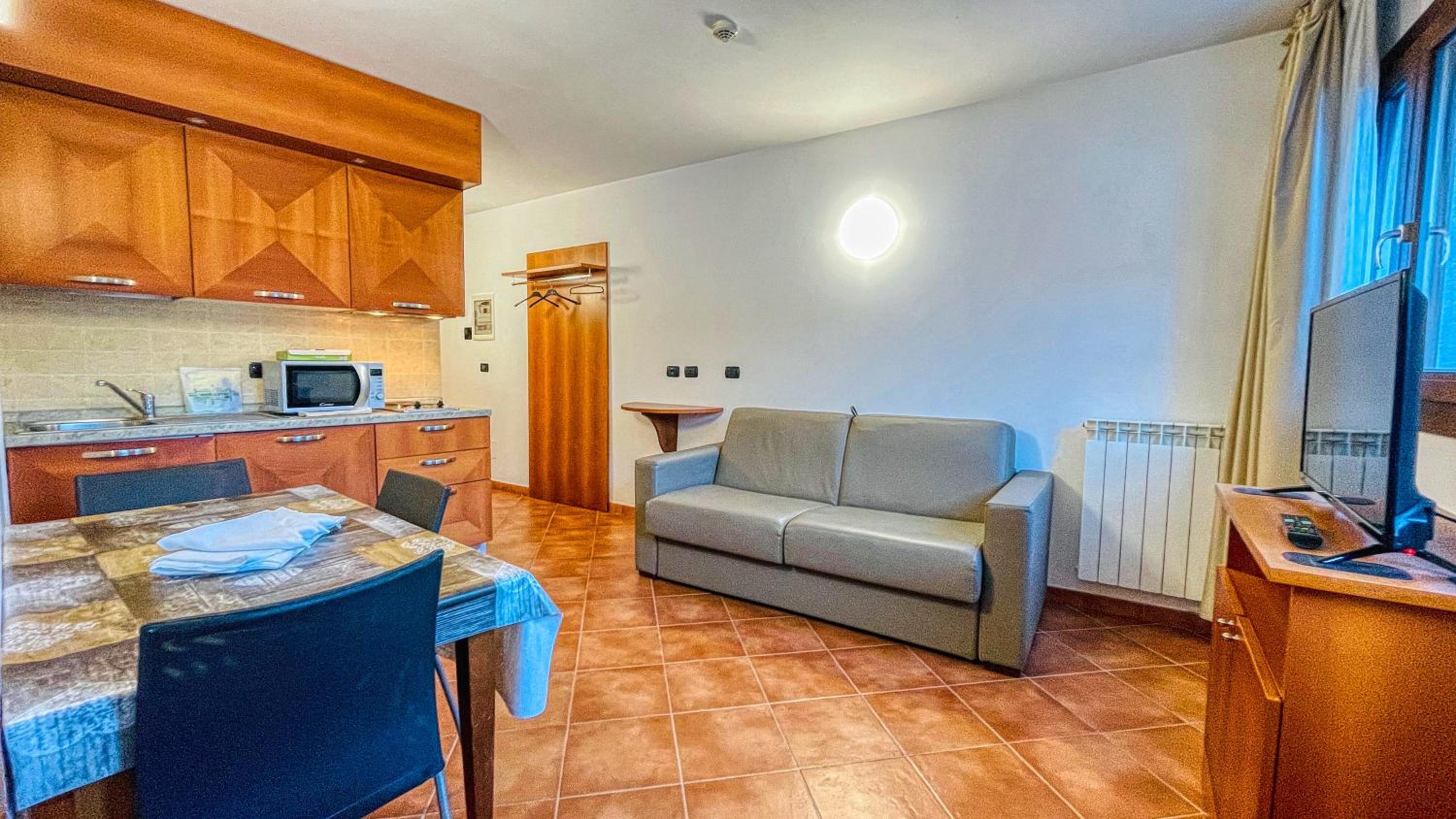 One-Bedroom Apartment