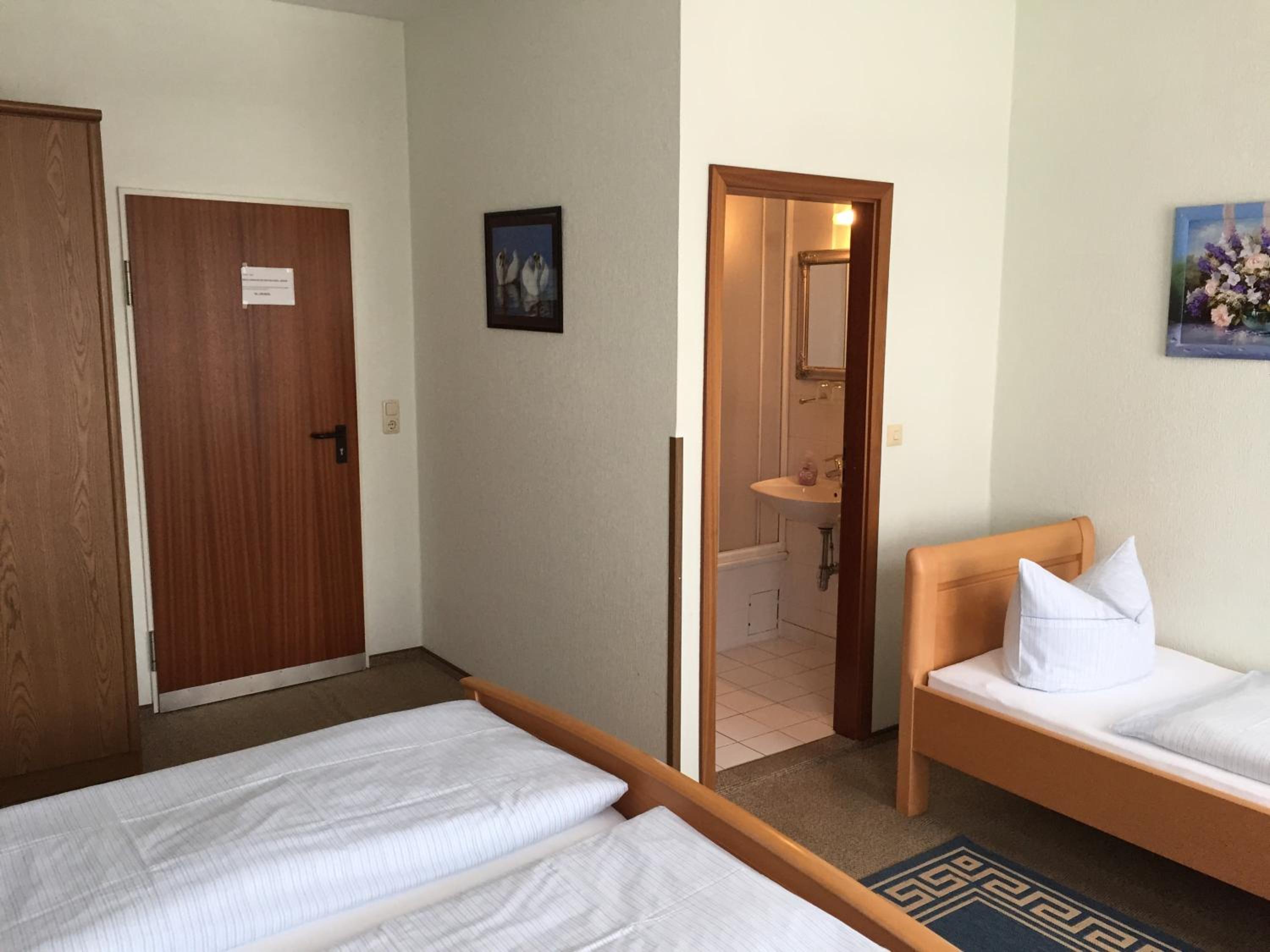 Triple Room - Photo 5