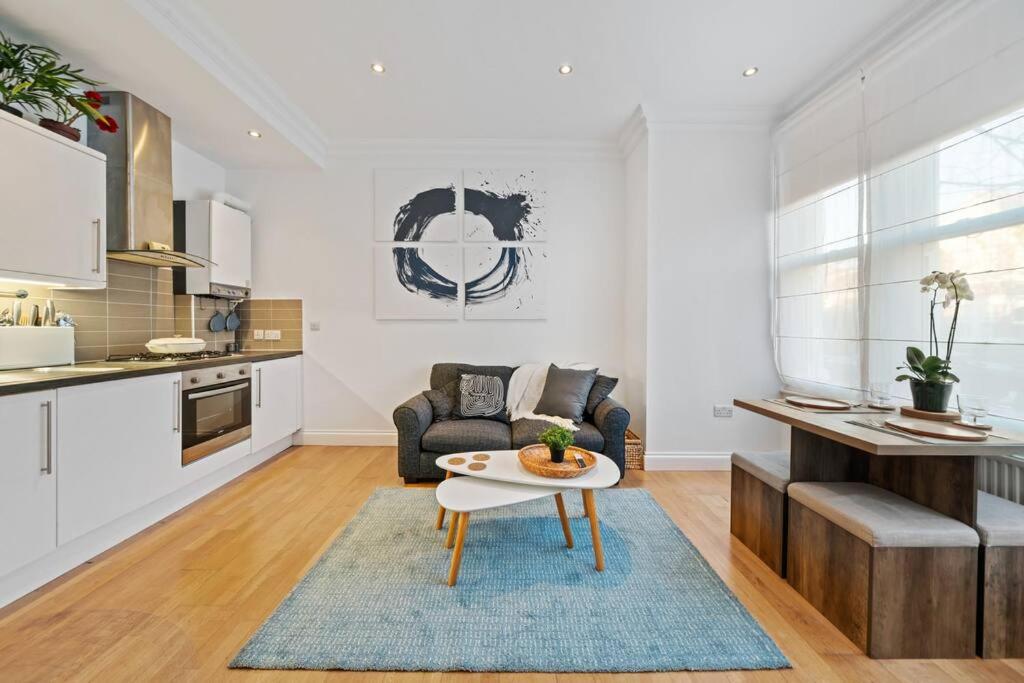 One-Bedroom Apartment photo 3