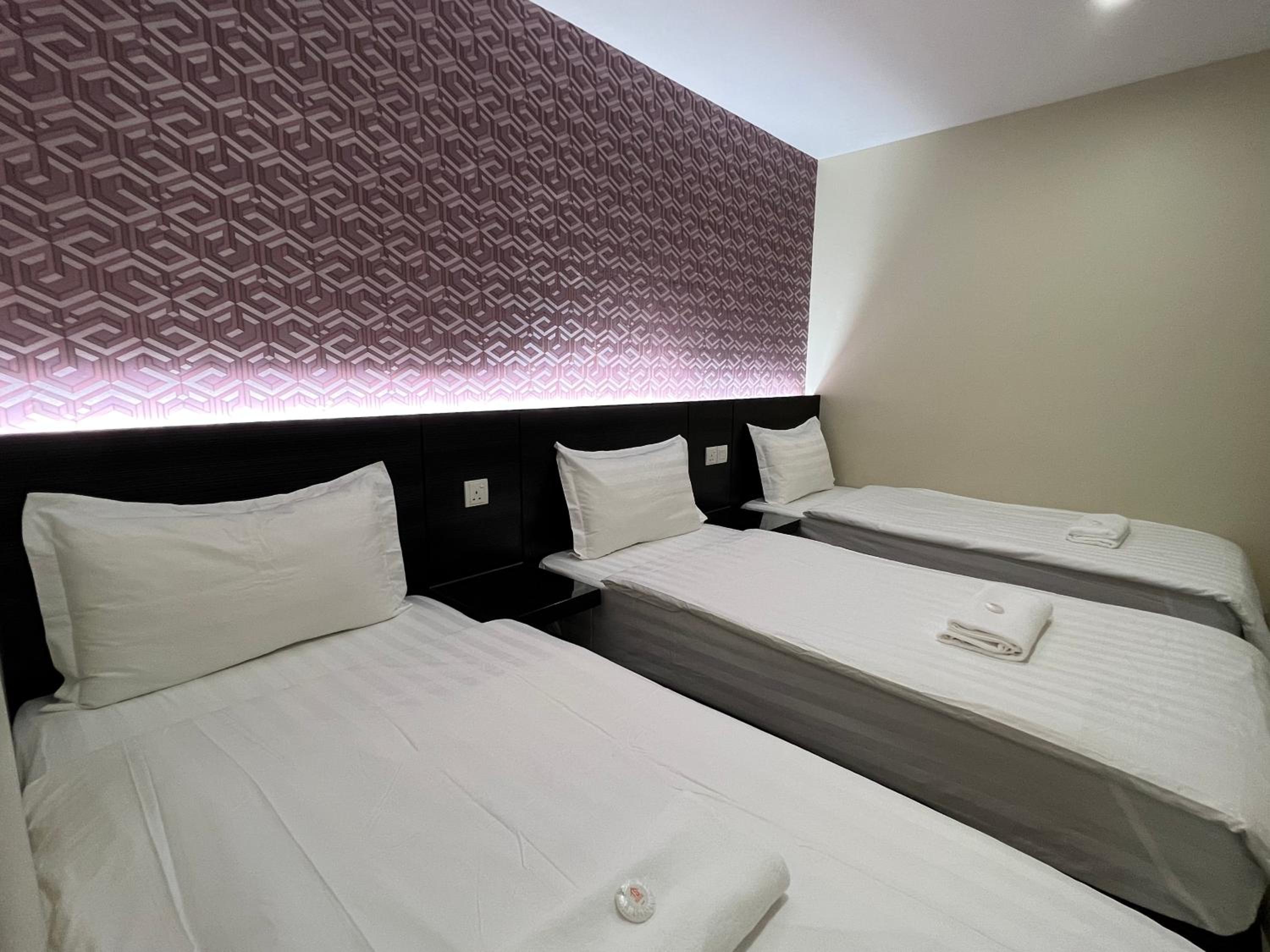Comfort Triple Room with Shower photo 2