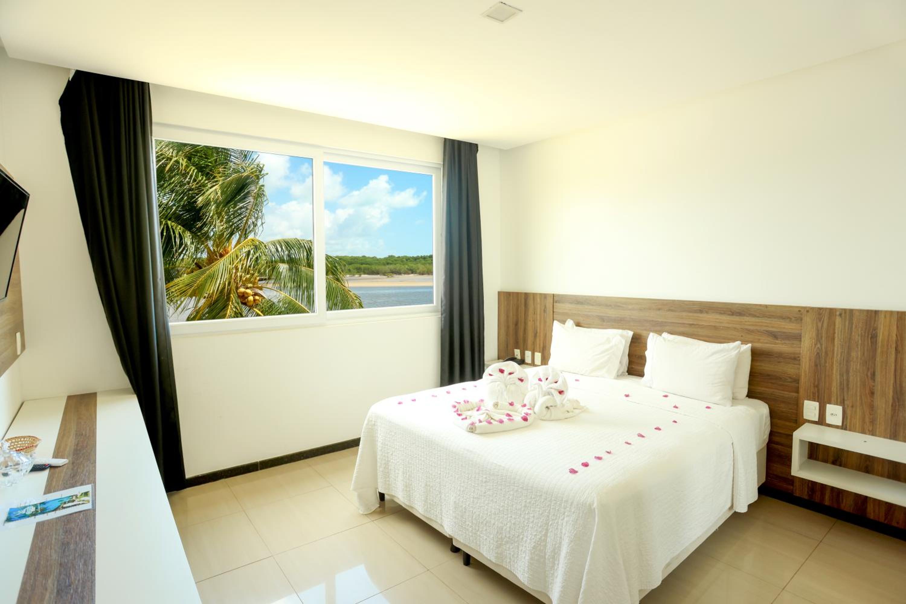 Deluxe Suite with Spa Bath photo 1