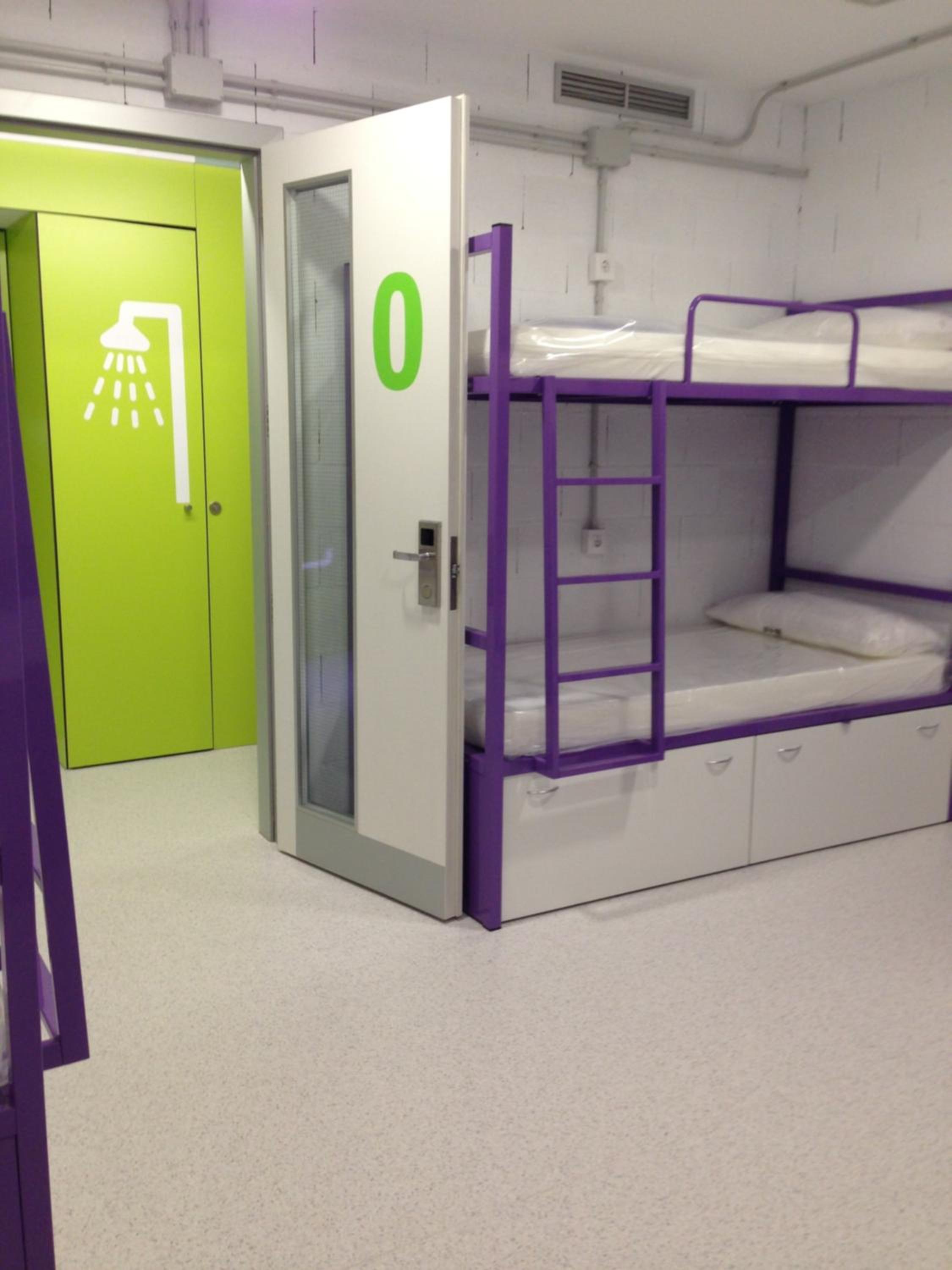Bed in 8-Bed Mixed Dormitory Room photo 3