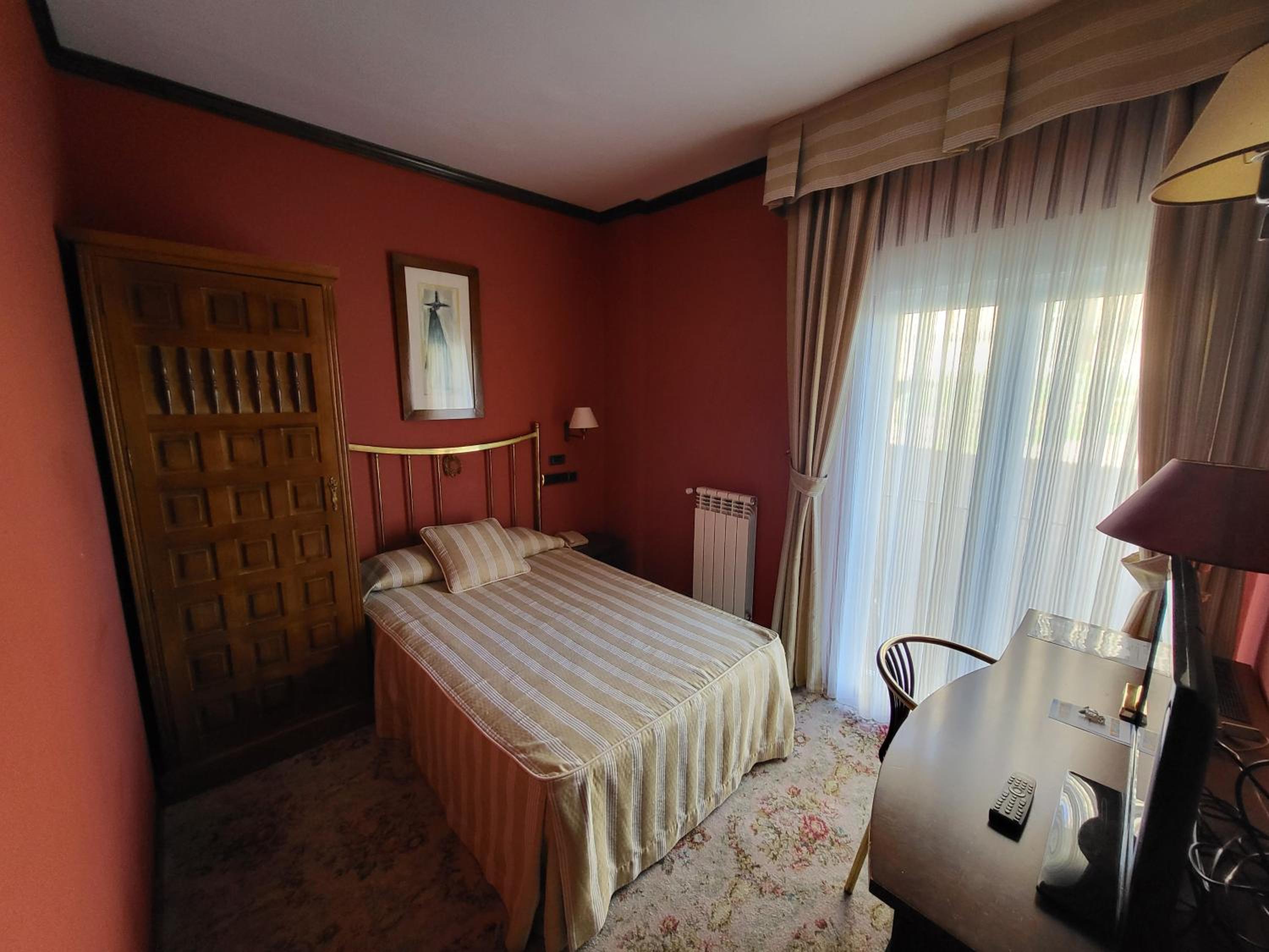 Single Room - Photo 6