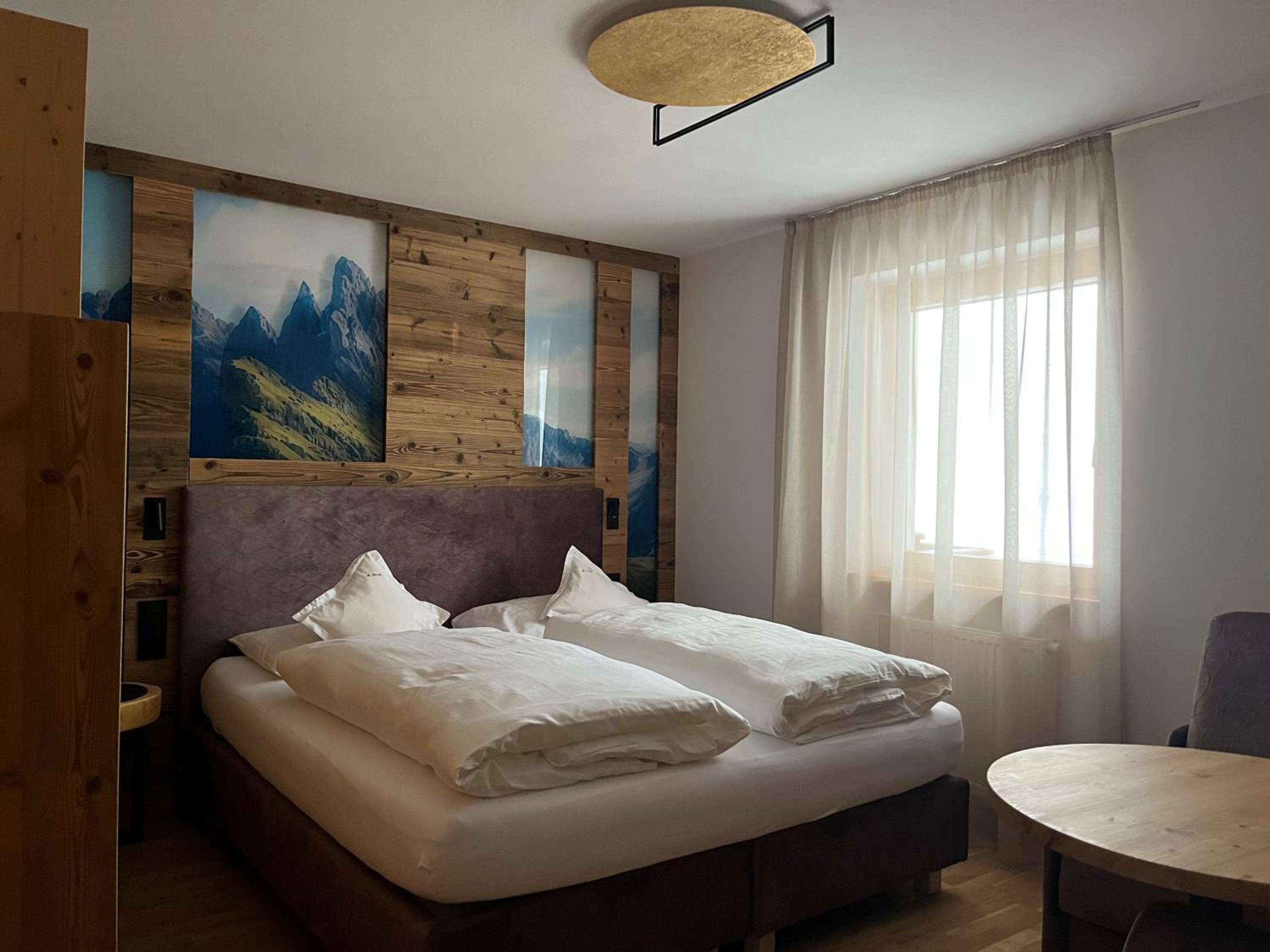 Apartment with Mountain View