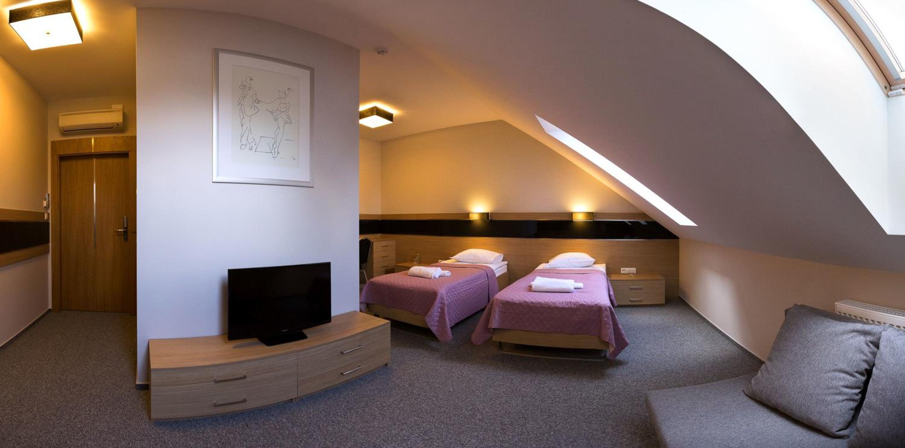 Double Room with Extra Bed - Photo 4