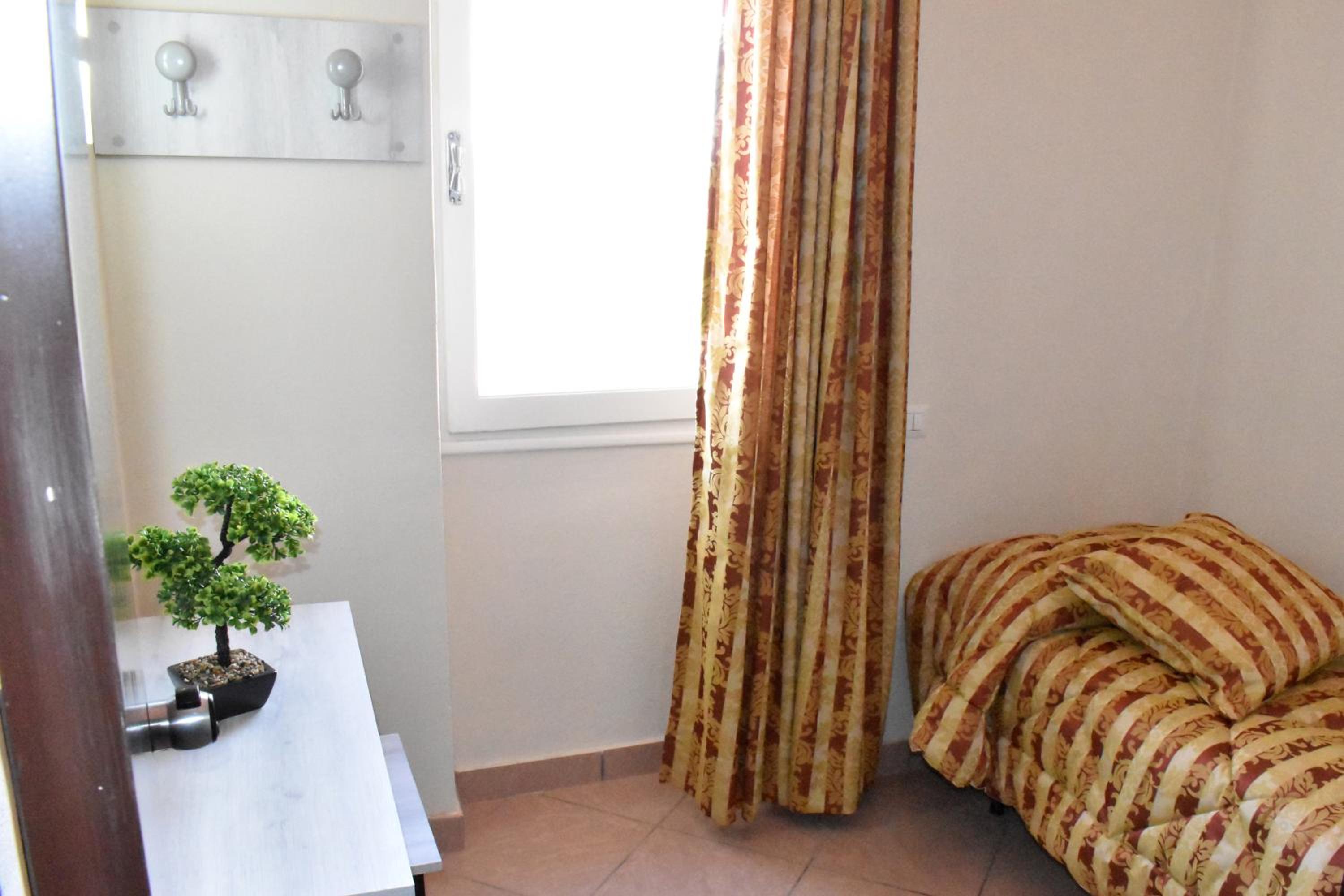 Quadruple Room - Photo 2