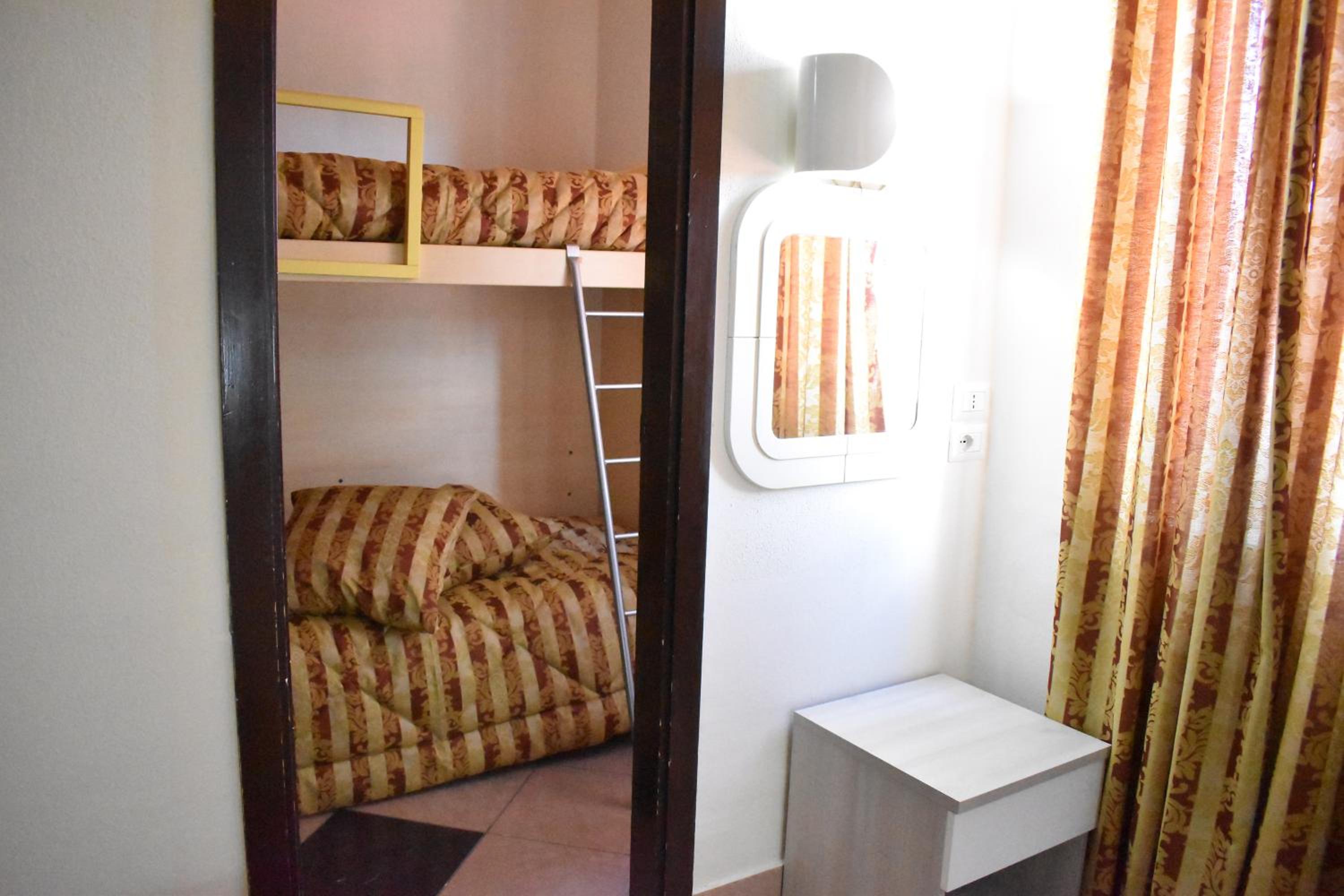 Quadruple Room - Photo 19