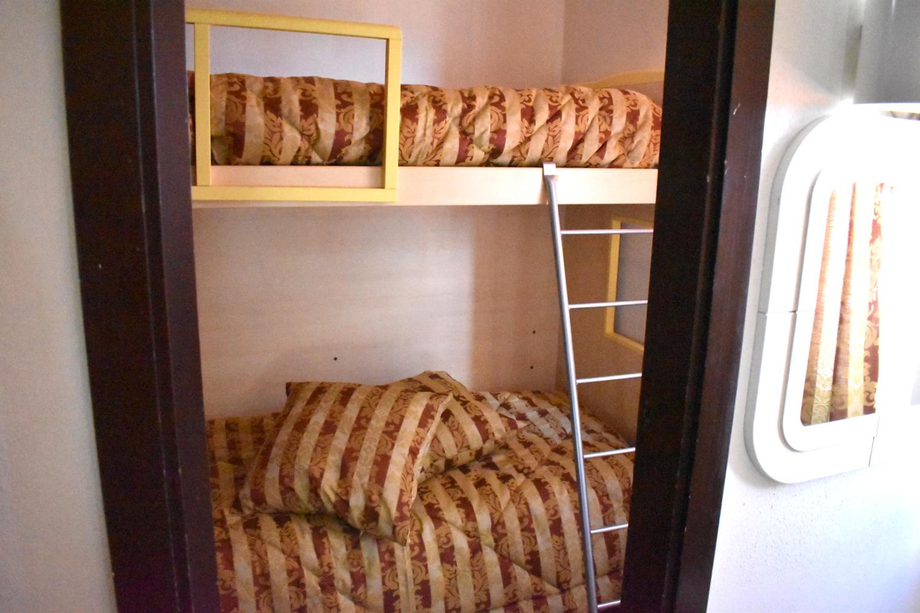 Quadruple Room - Photo 18