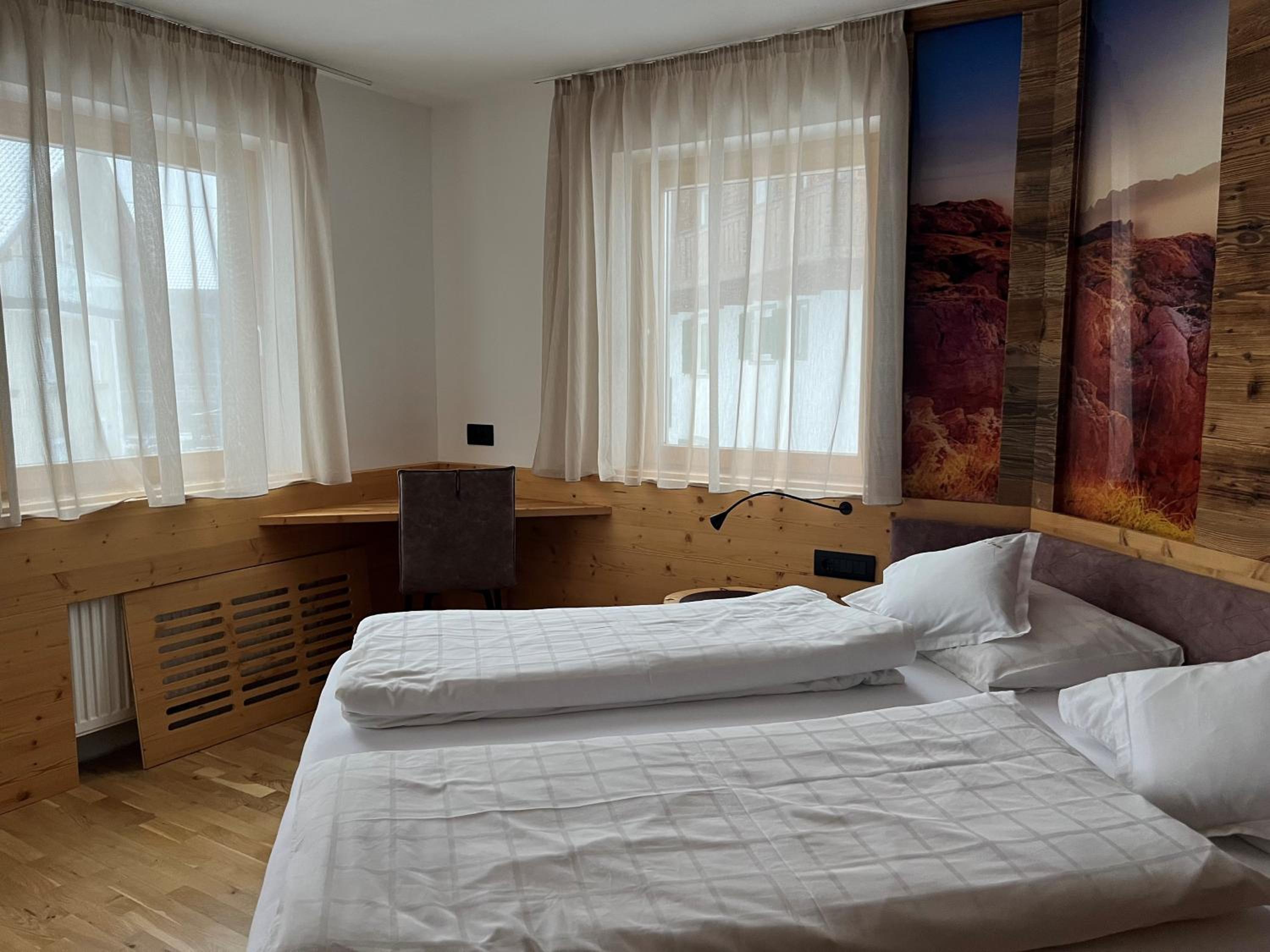 Apartment with Mountain View