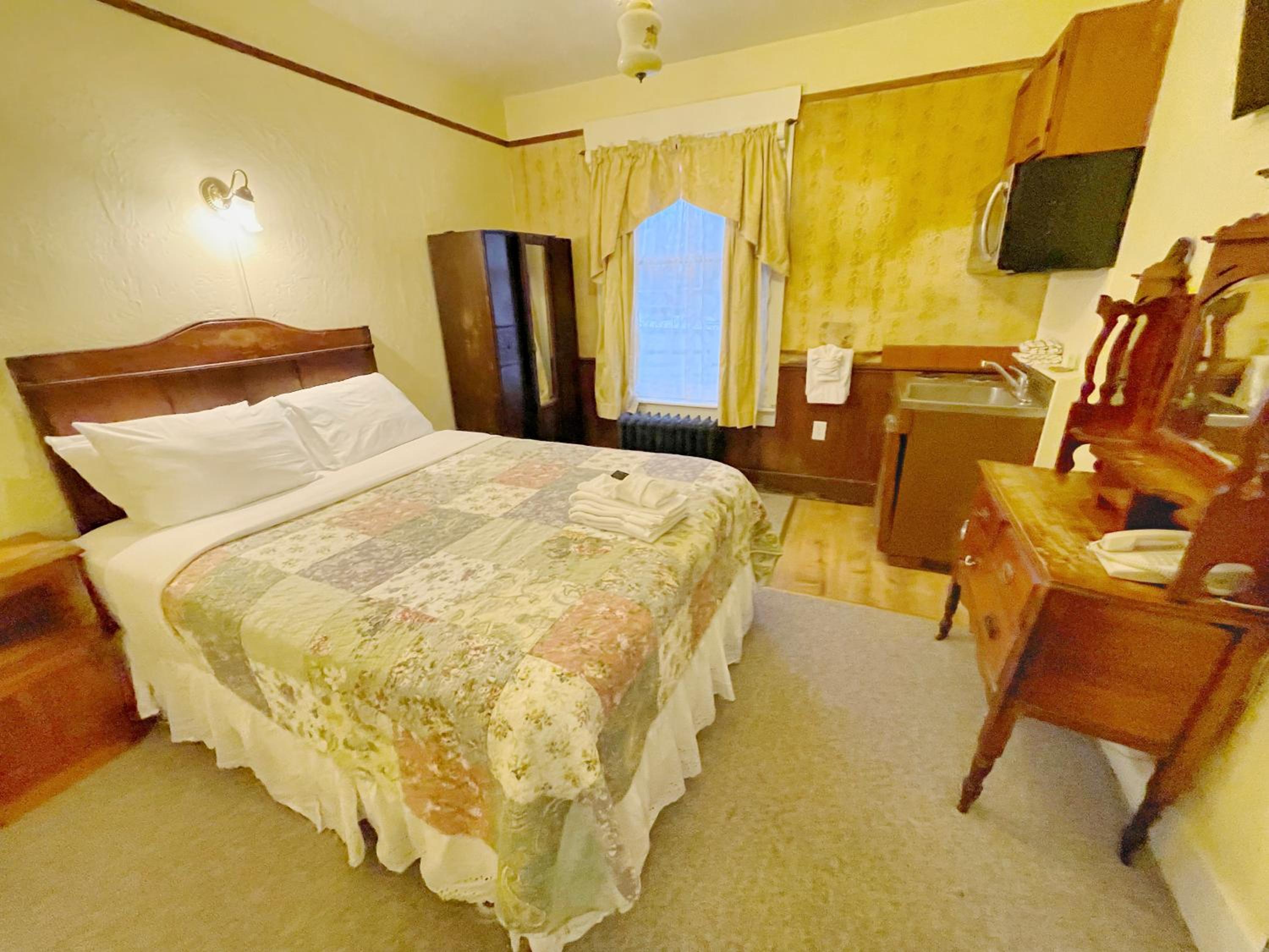 Economy Queen Shared Bath with Kitchenette