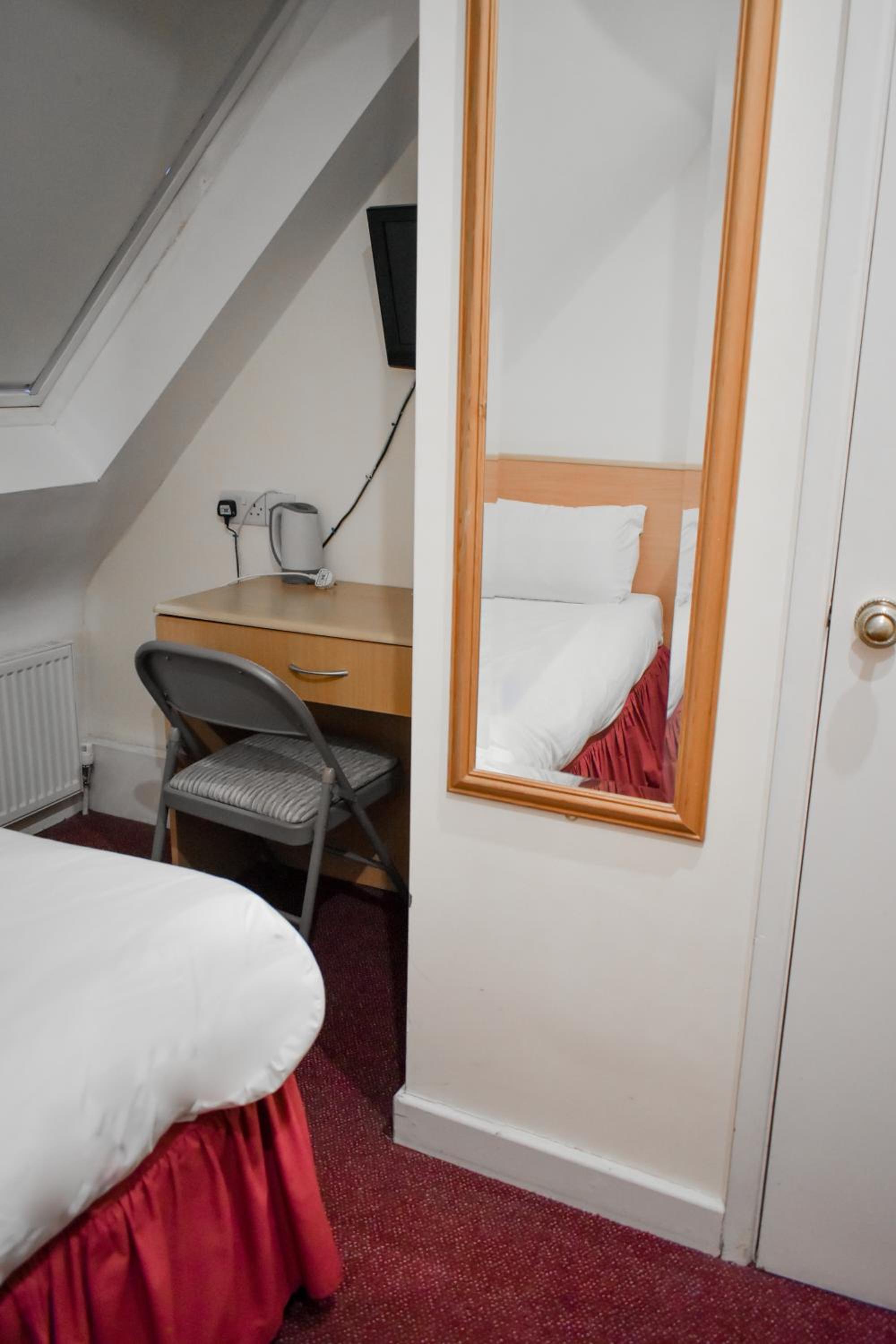Single Room photo 3