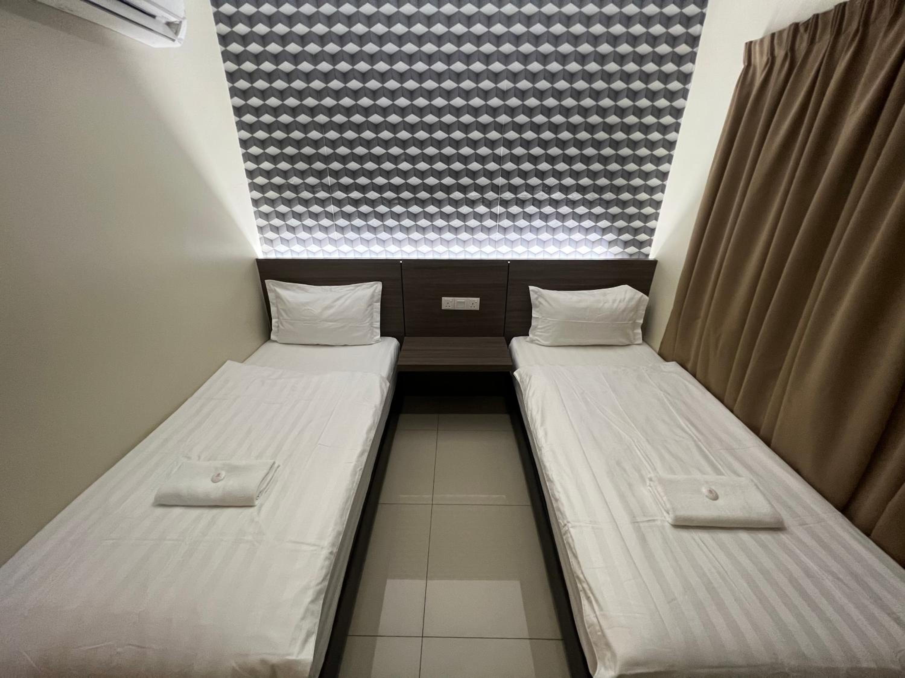 Twin Room with Private Bathroom photo 1