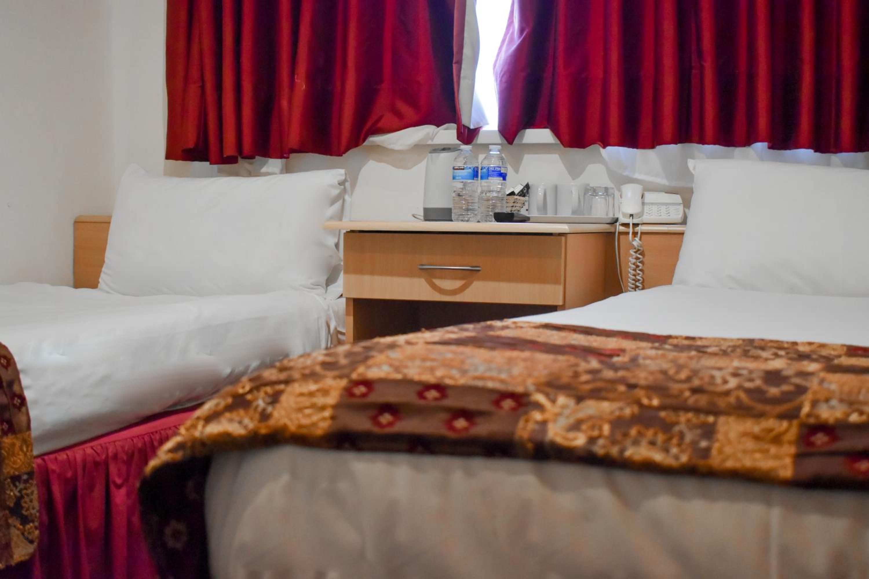 Twin Room - Photo 1