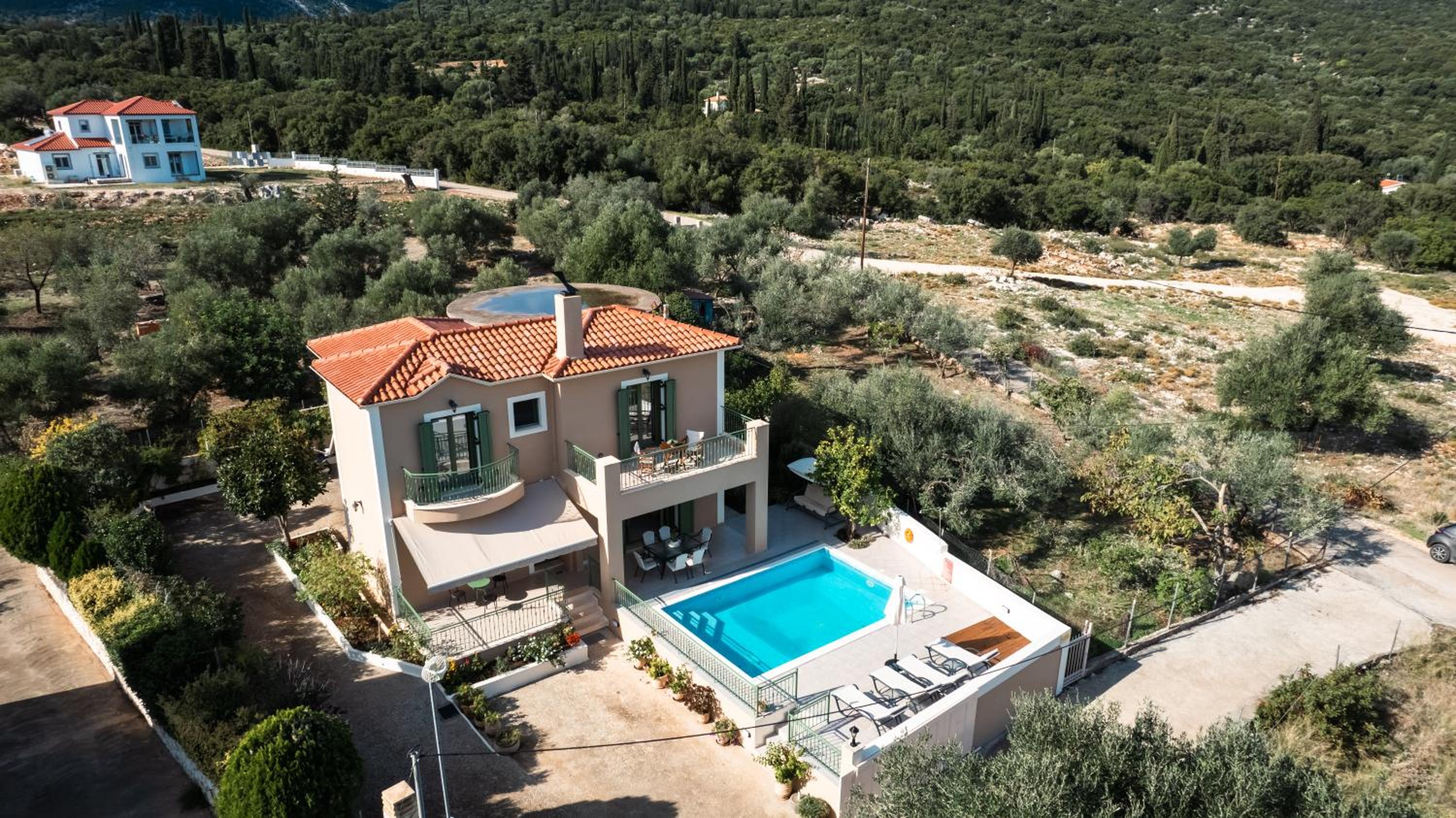 Three-Bedroom Villa photo 2