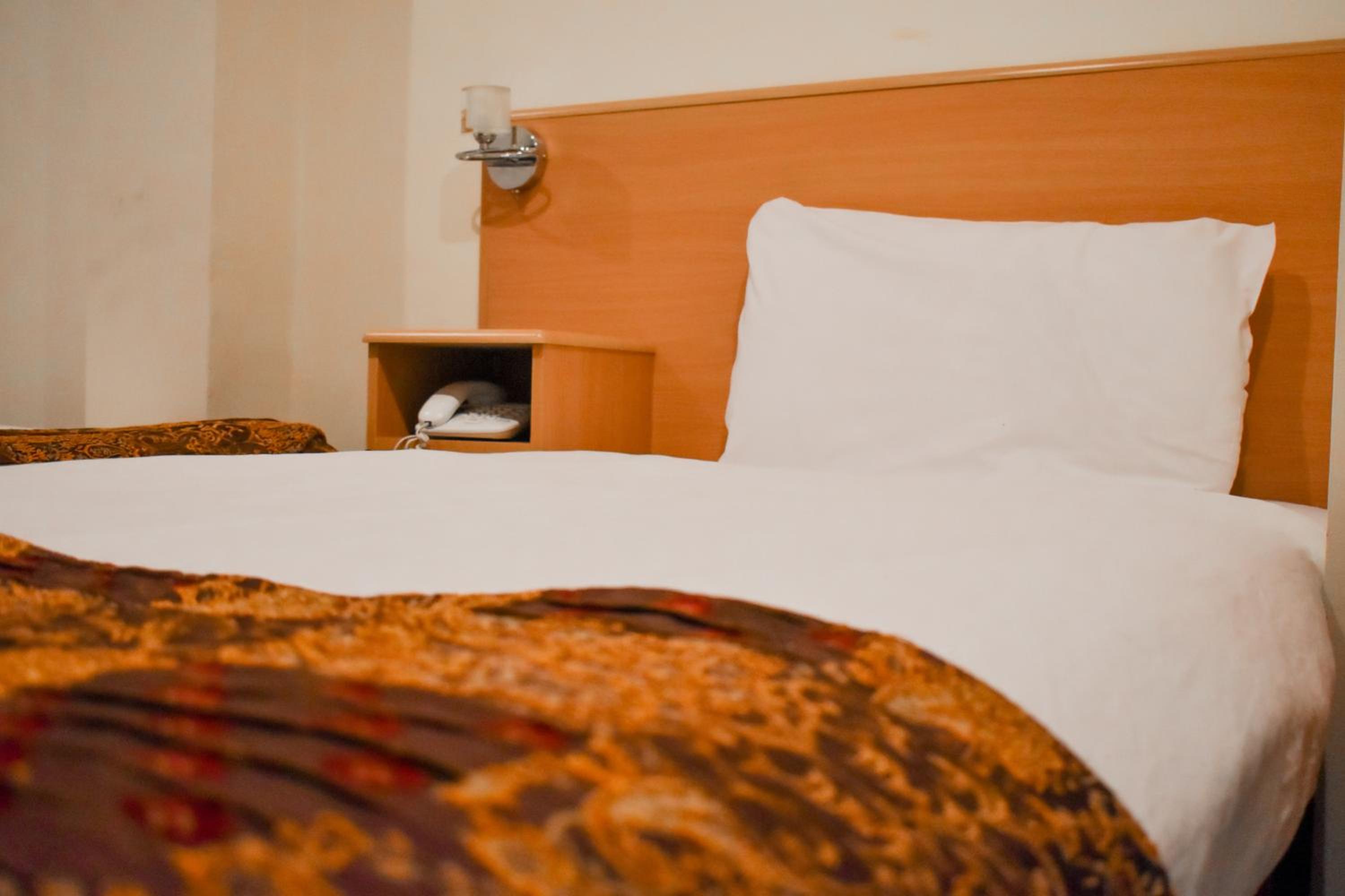 Standard Twin Room - Photo 7