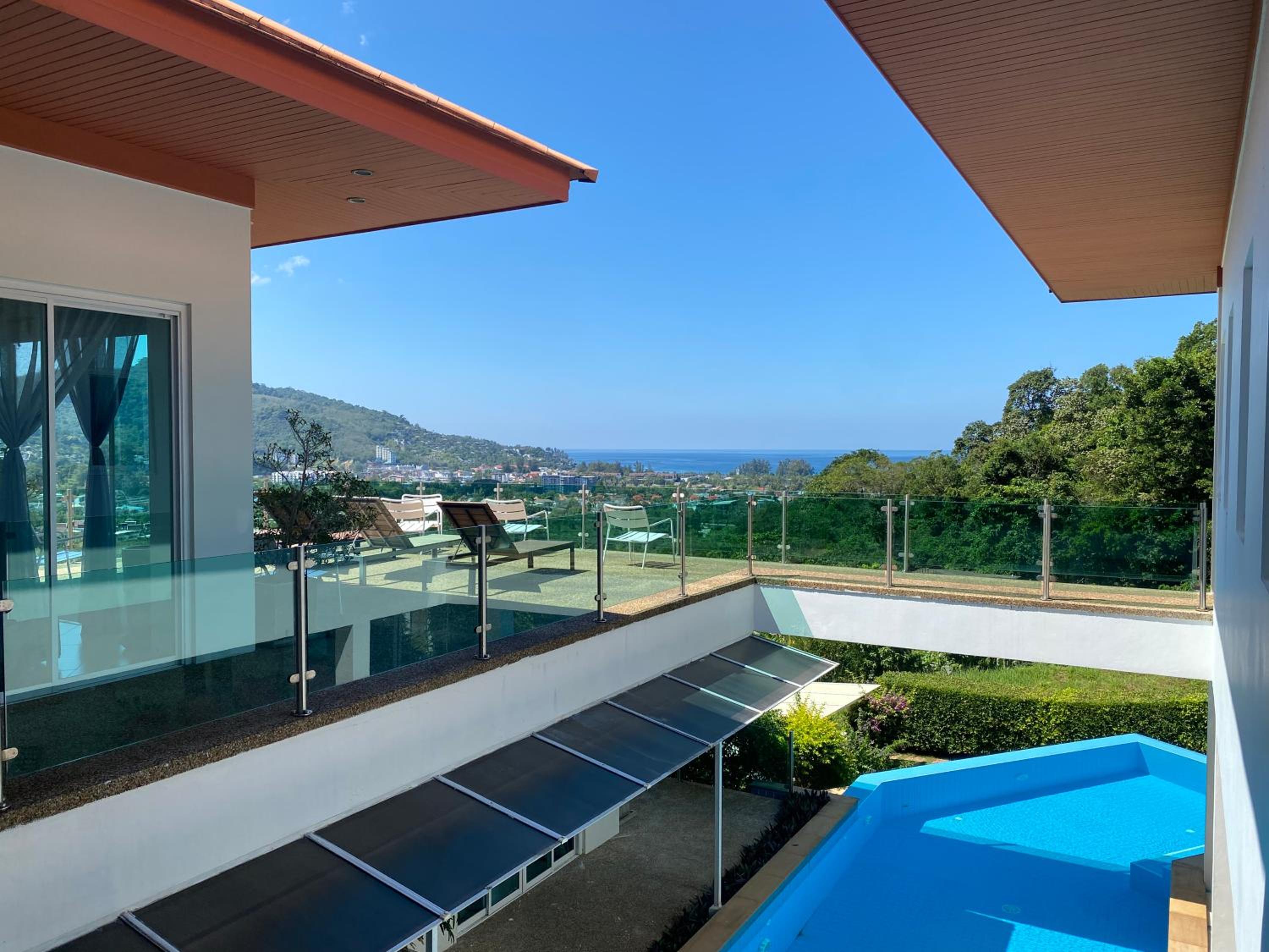 Villa with Sea View - Photo 19