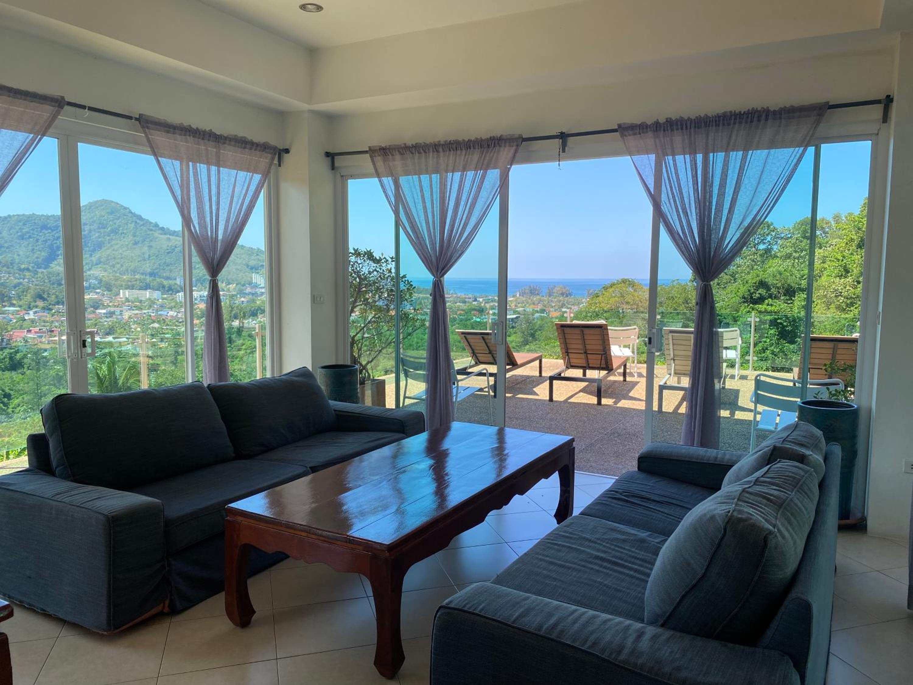 Villa with Sea View - Photo 9