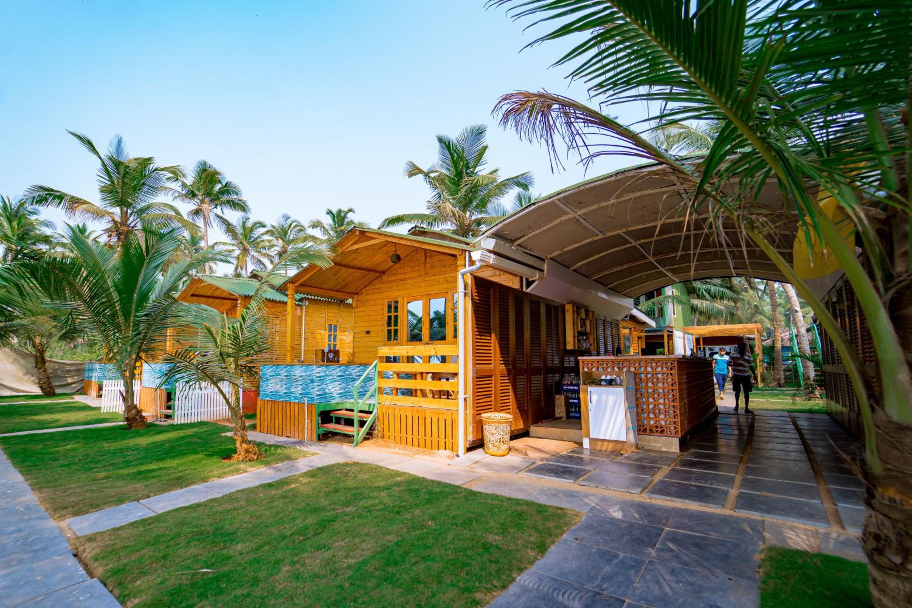 Deluxe Double Room with Balcony and Sea View photo 2