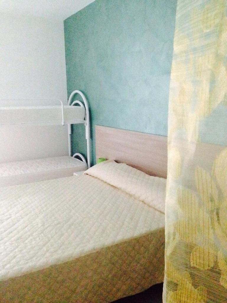Double Room with Balcony (2 Adults + 1 Child) photo 3