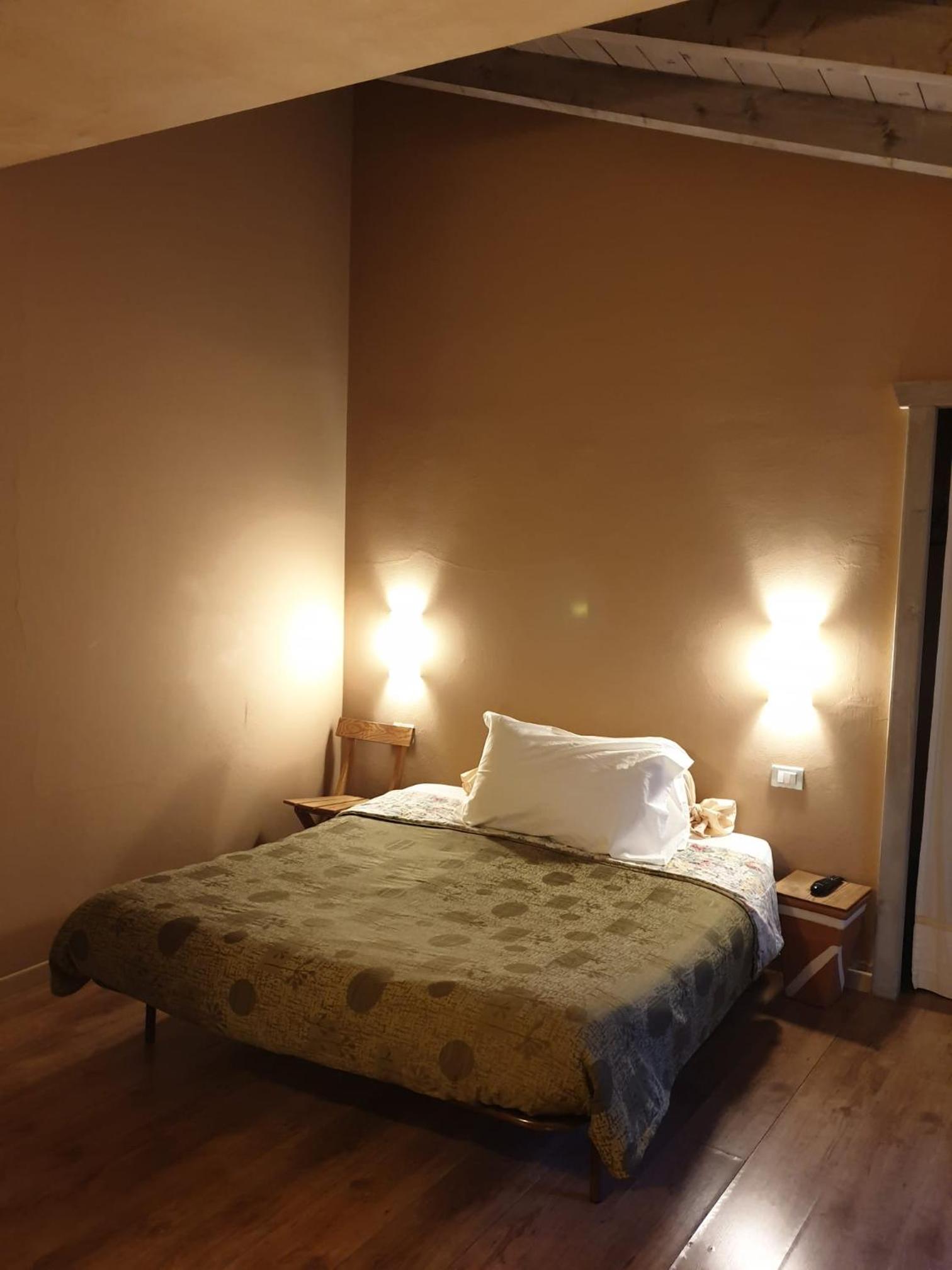 Double Room - Photo 14
