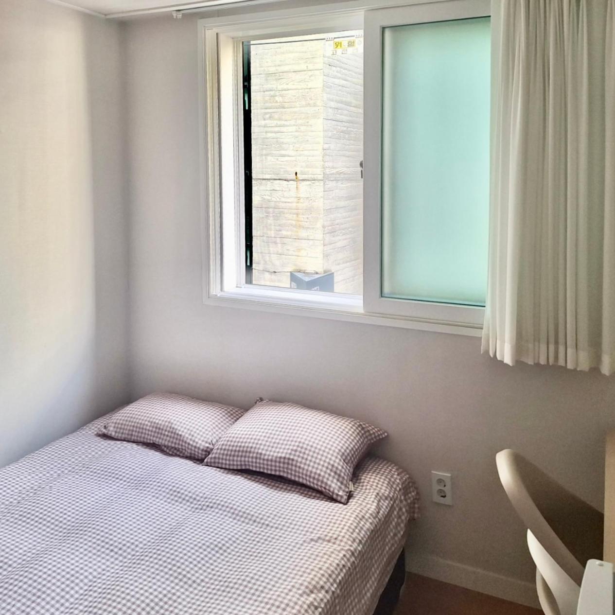 One-Bedroom Apartment - Photo 5