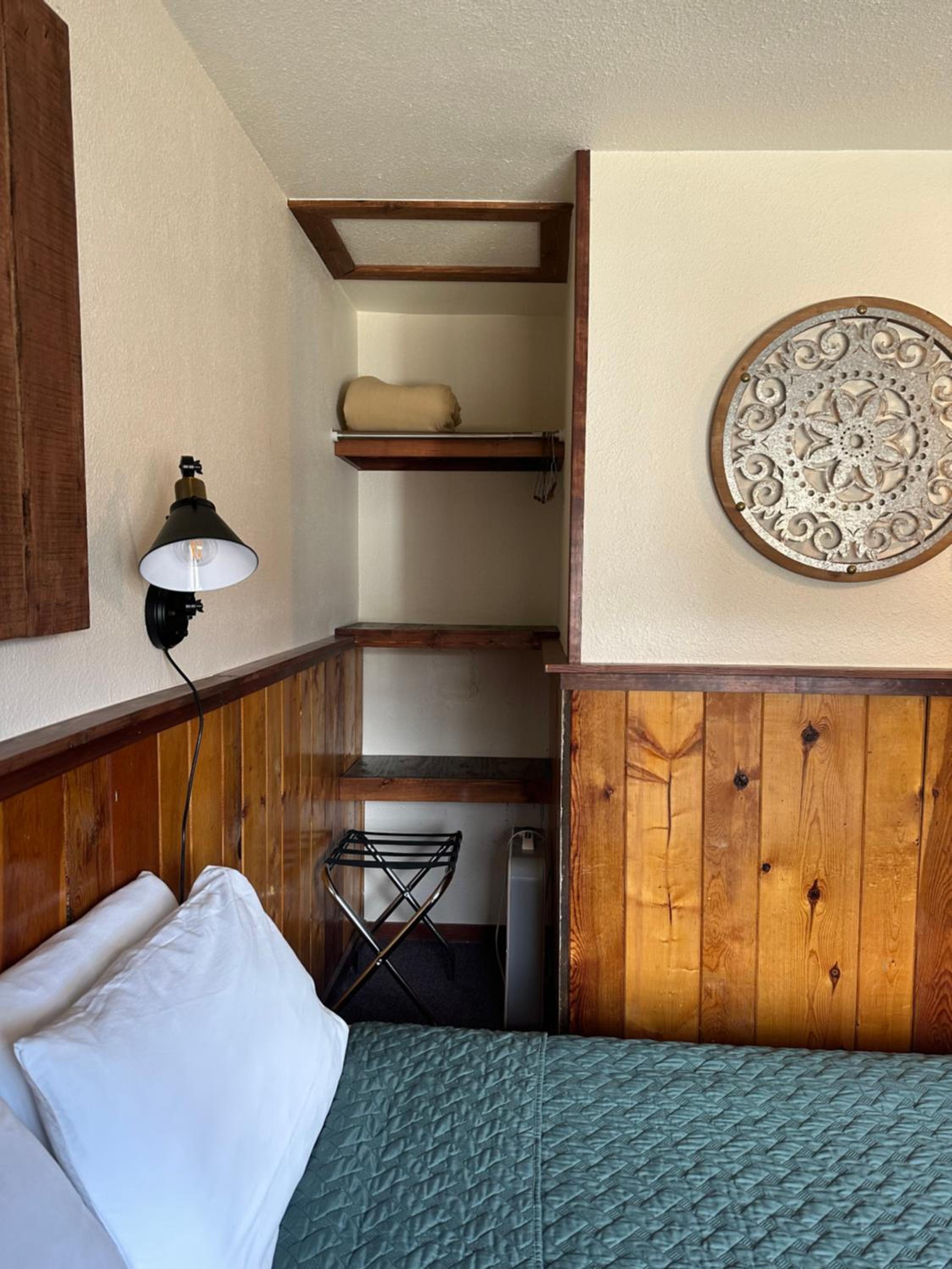 Deluxe Double Room with Bath photo 3
