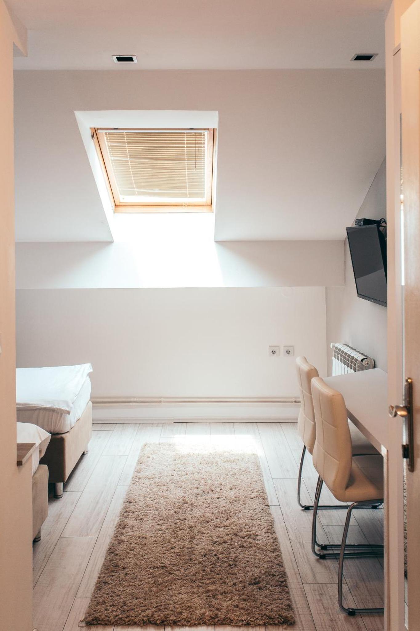 Standard Double or Twin Room photo 1
