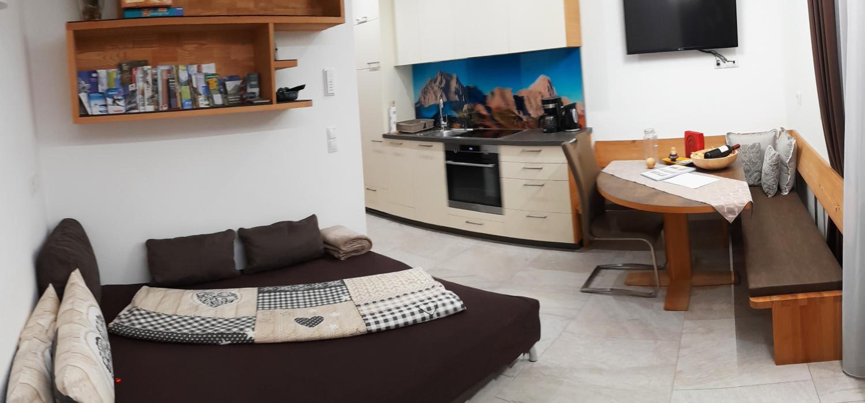 Apartment with Mountain View photo 1