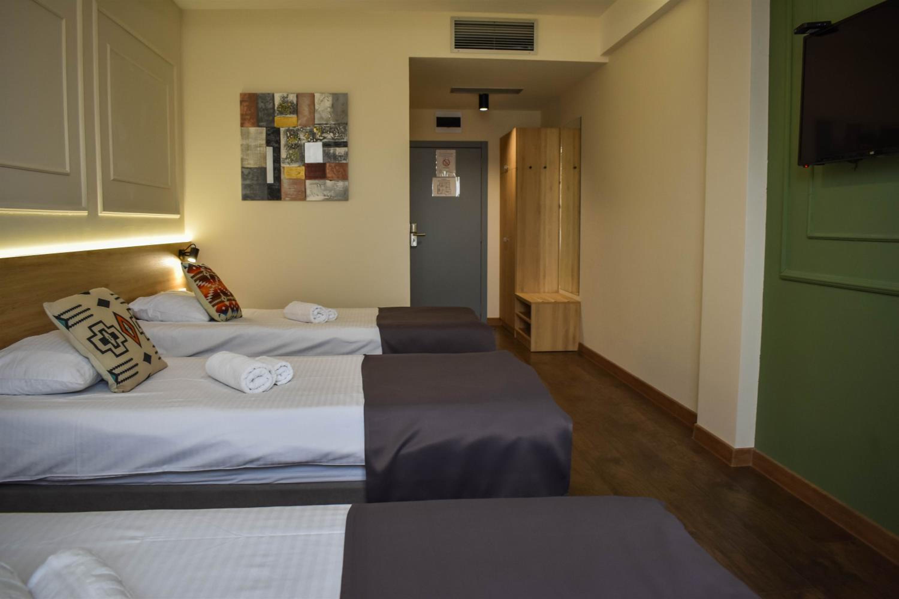 Deluxe Triple Room photo 1