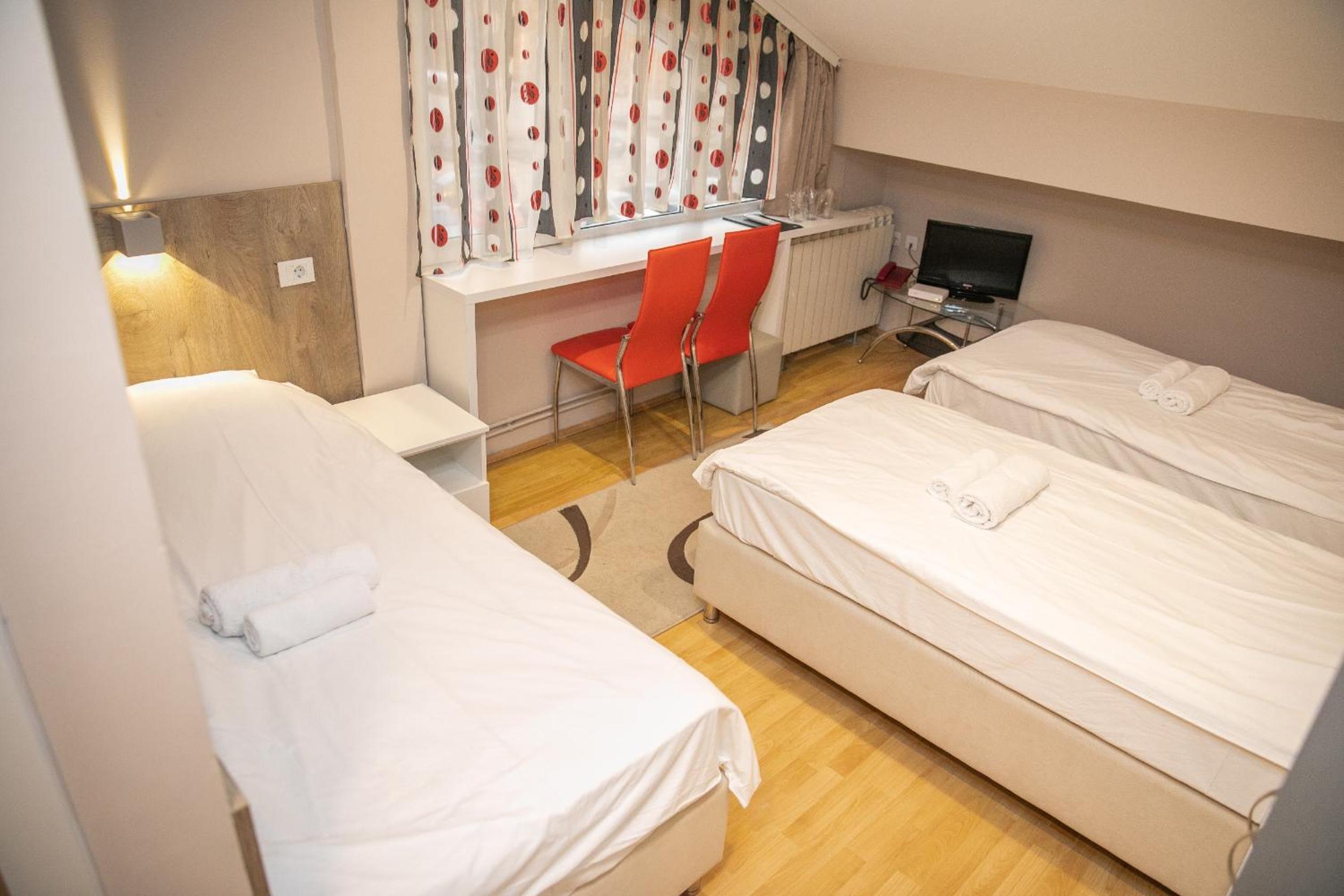 Standard Triple Room photo 3