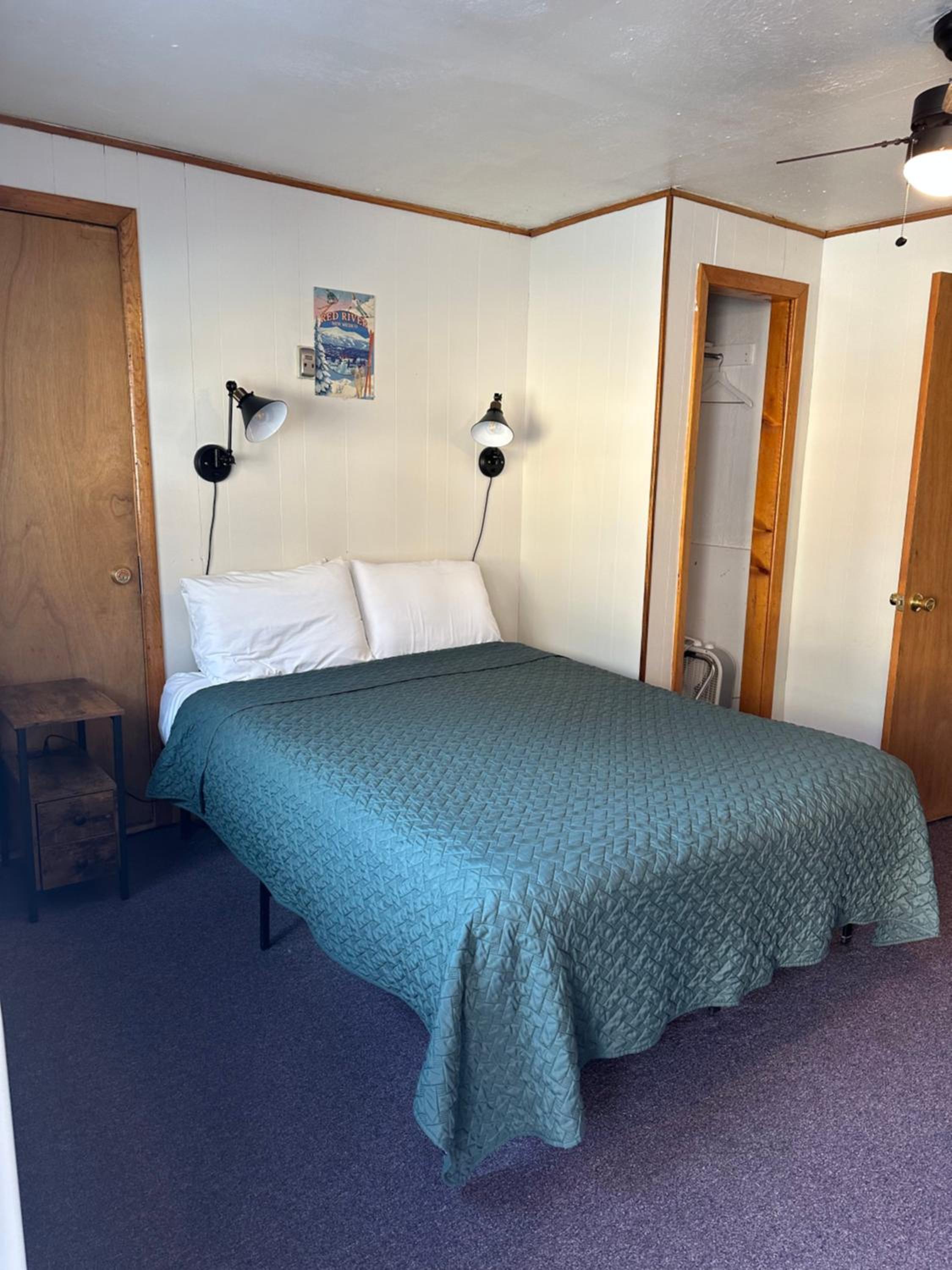 Queen Room photo 1