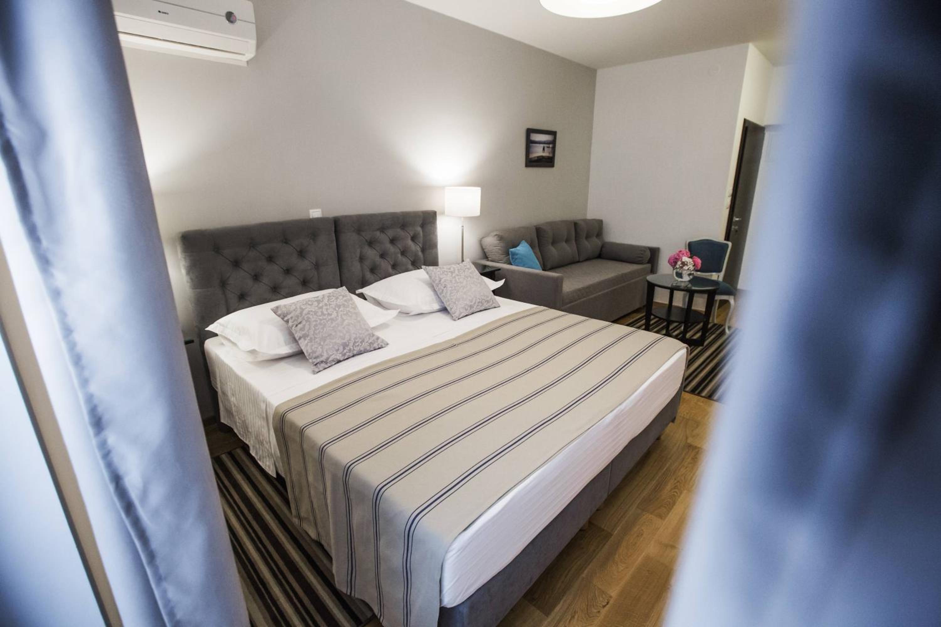 Double or Twin Room with Terrace Sea View