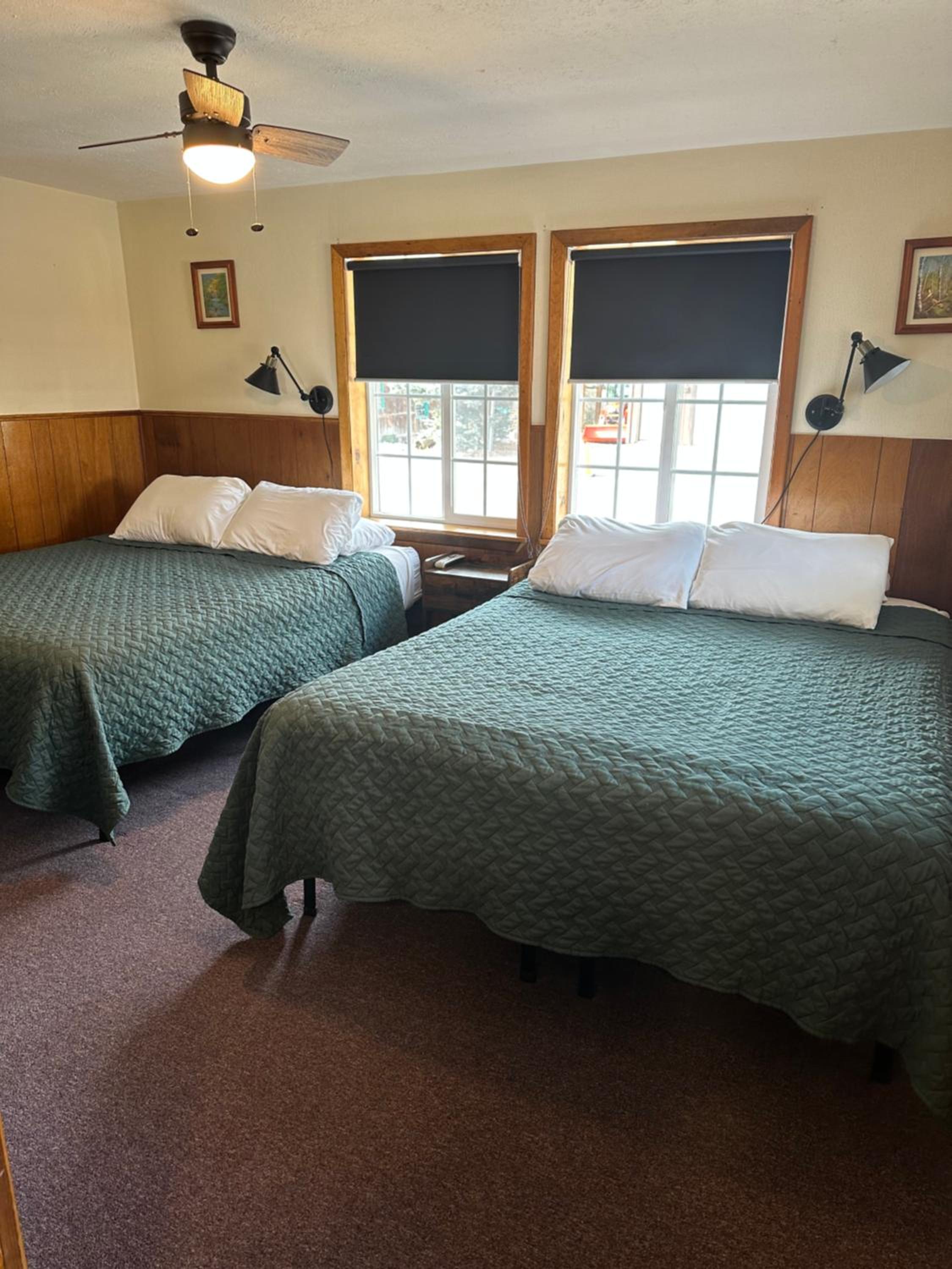Deluxe Queen Room with Two Queen Beds photo 1