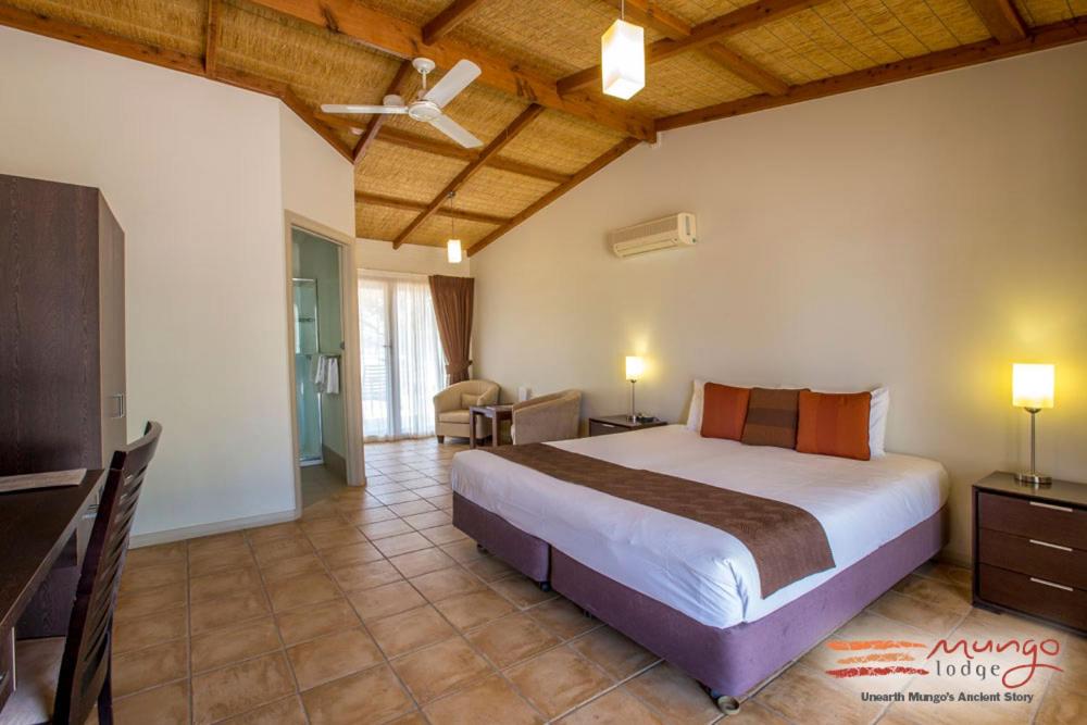Deluxe King Cabin photo 1