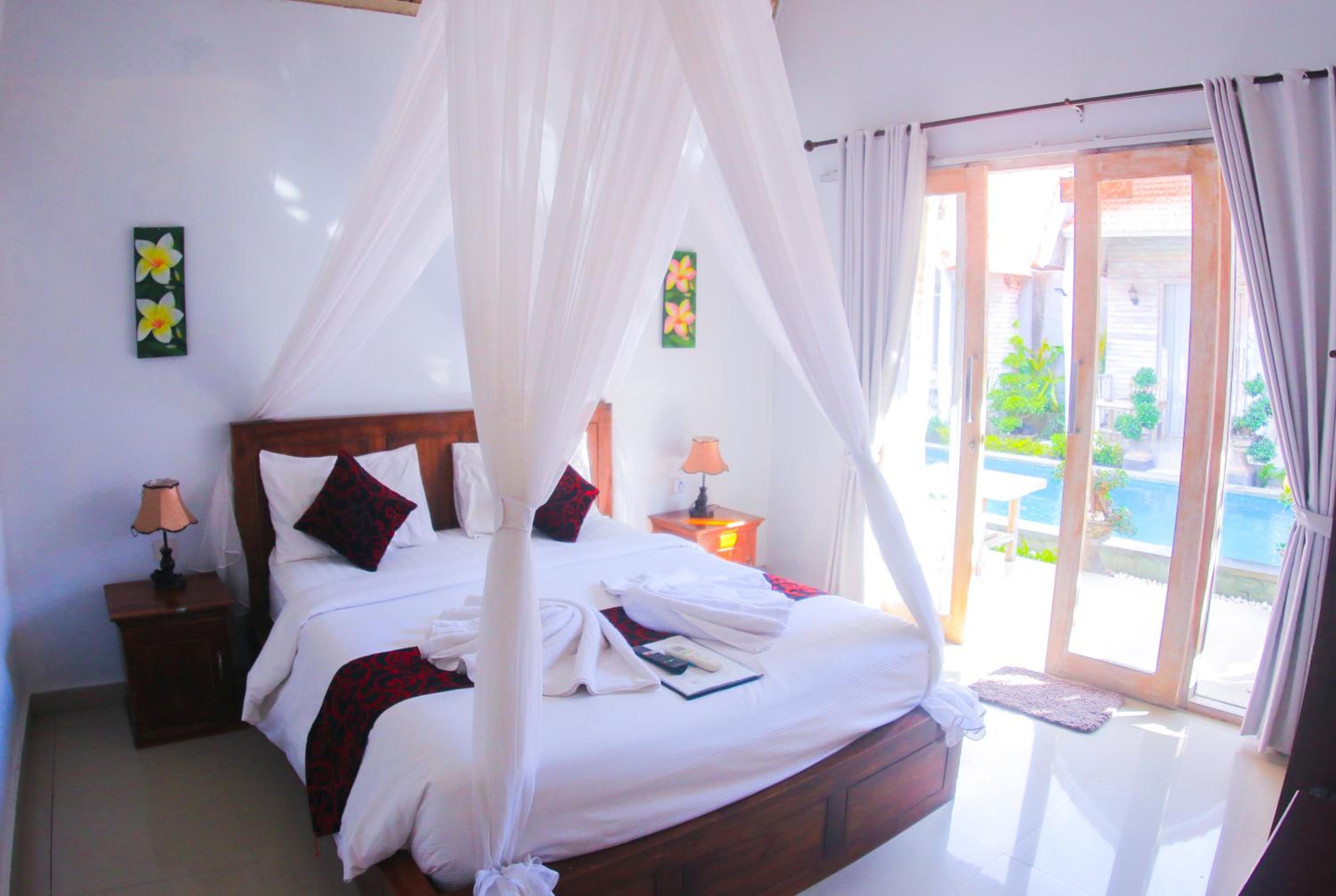 Double Room with Pool View - Photo 17