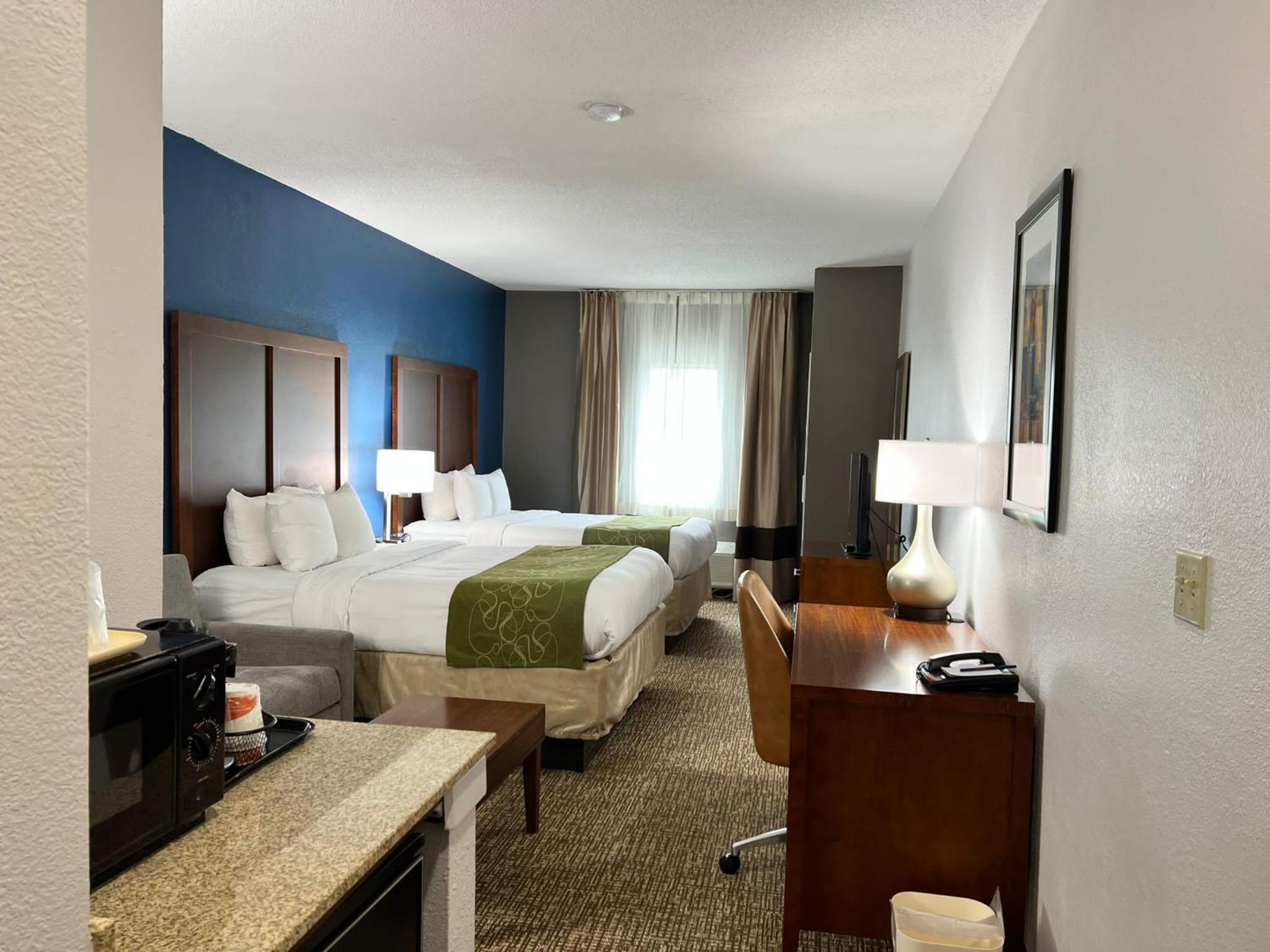 Double Suite with Two Double Beds - Non Smoking - Photo 23