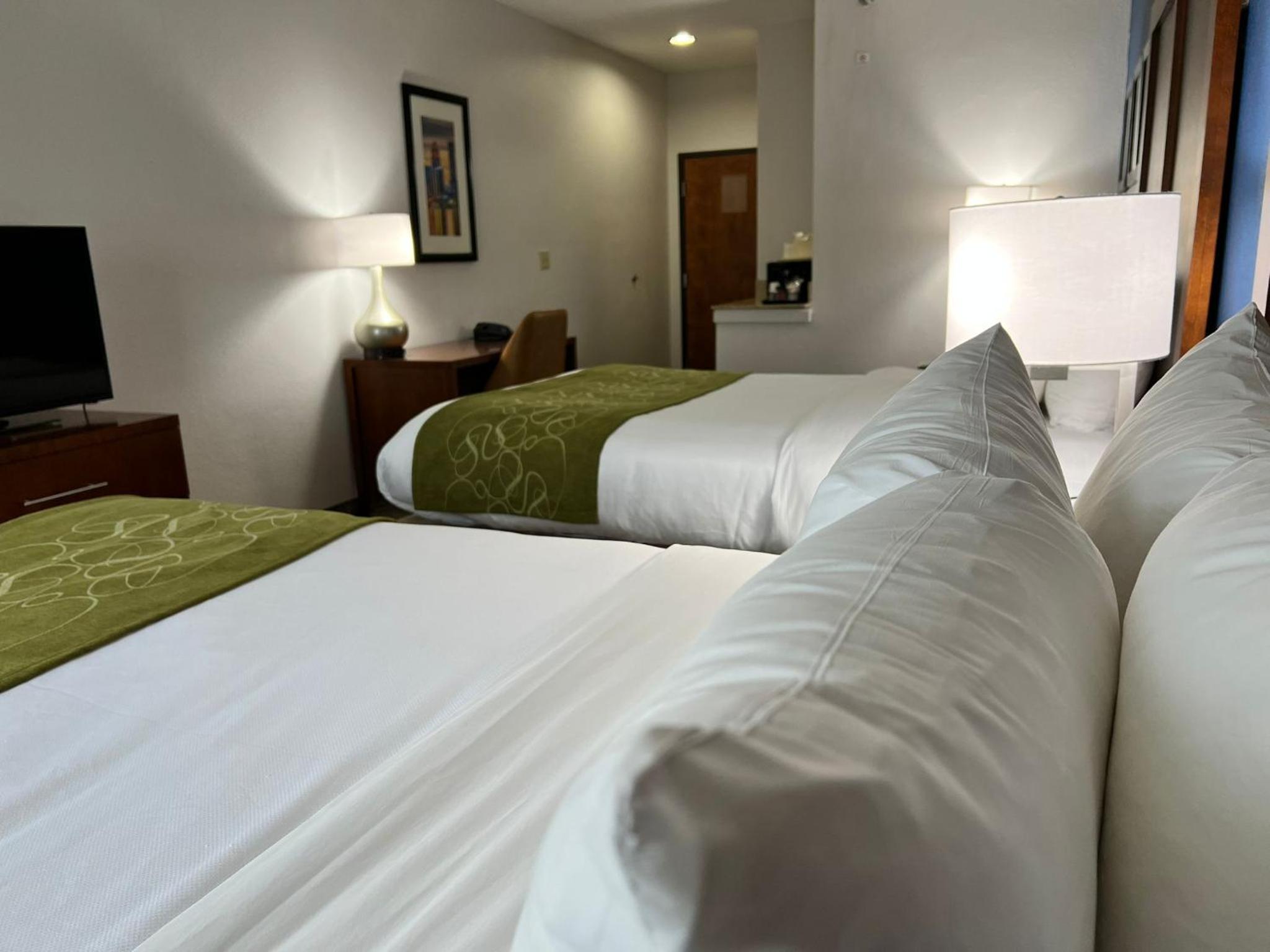 Double Suite with Two Double Beds - Non Smoking - Photo 17