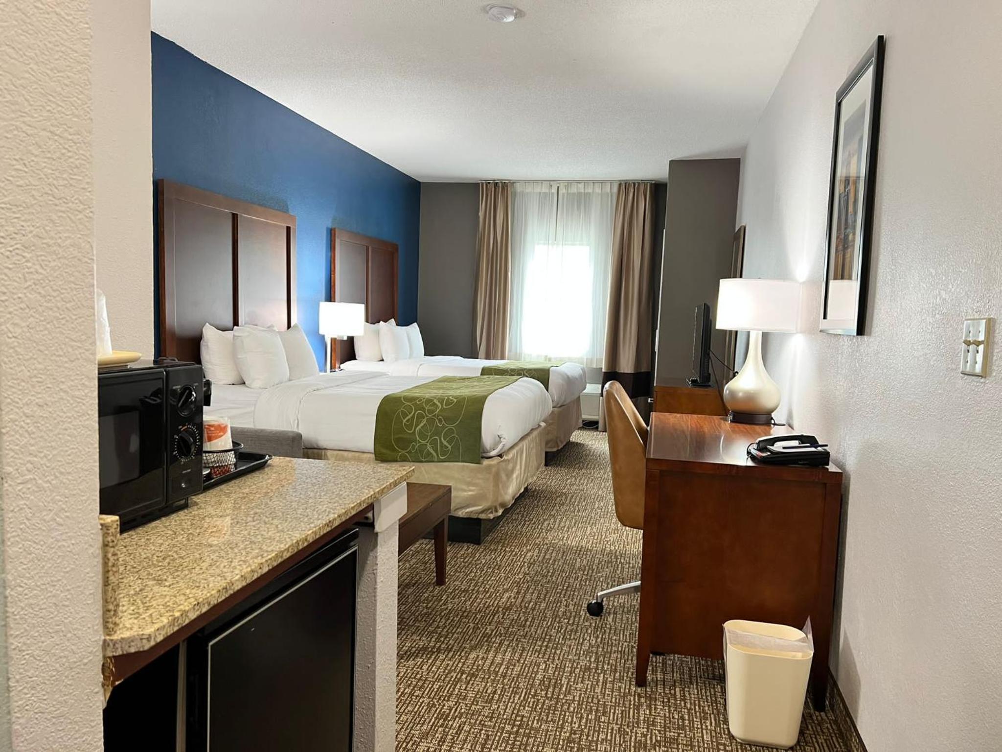 Double Suite with Two Double Beds - Non Smoking - Photo 15