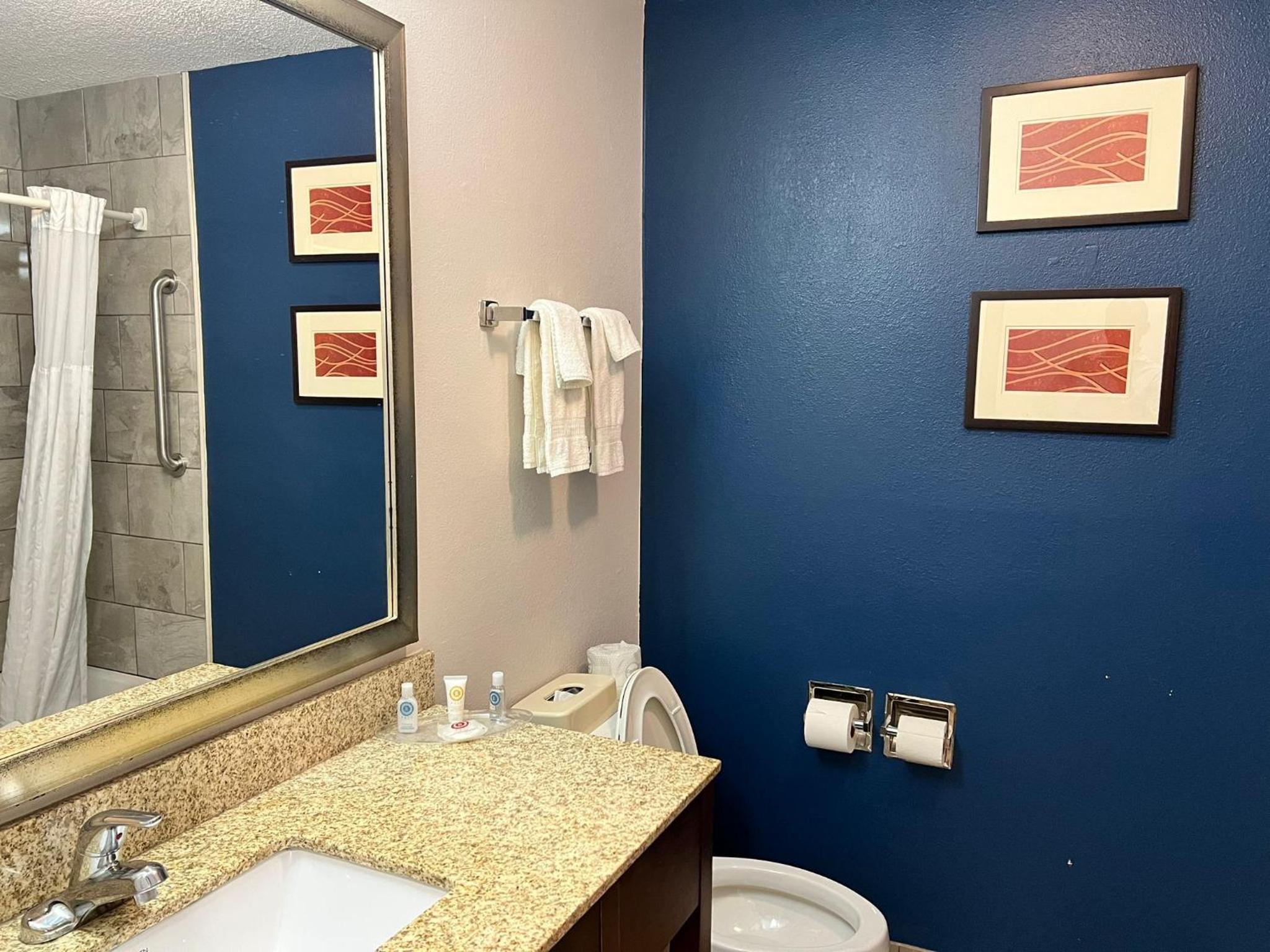 Double Suite with Two Double Beds - Non Smoking - Photo 10